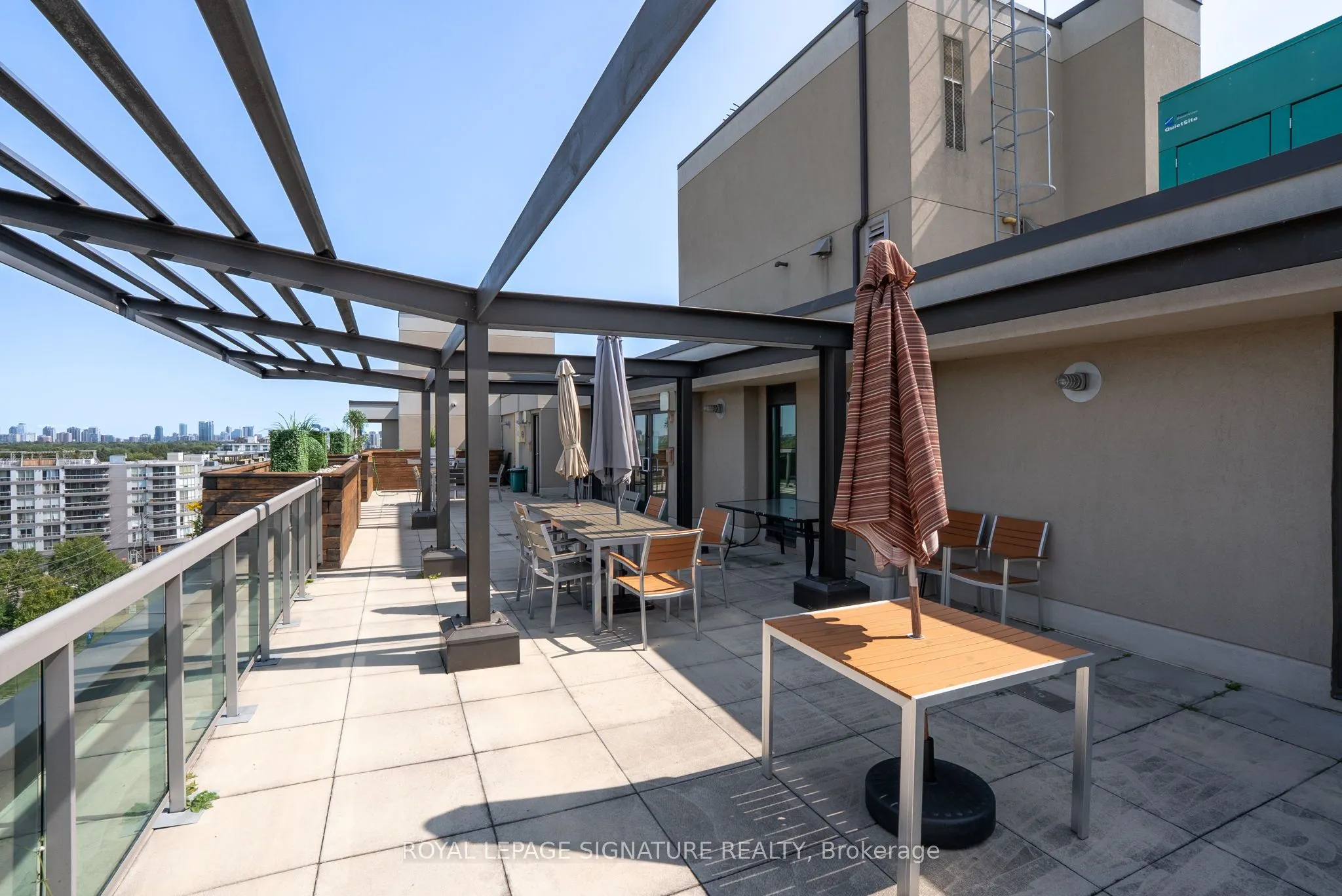 935 Sheppard Avenue W, #402
