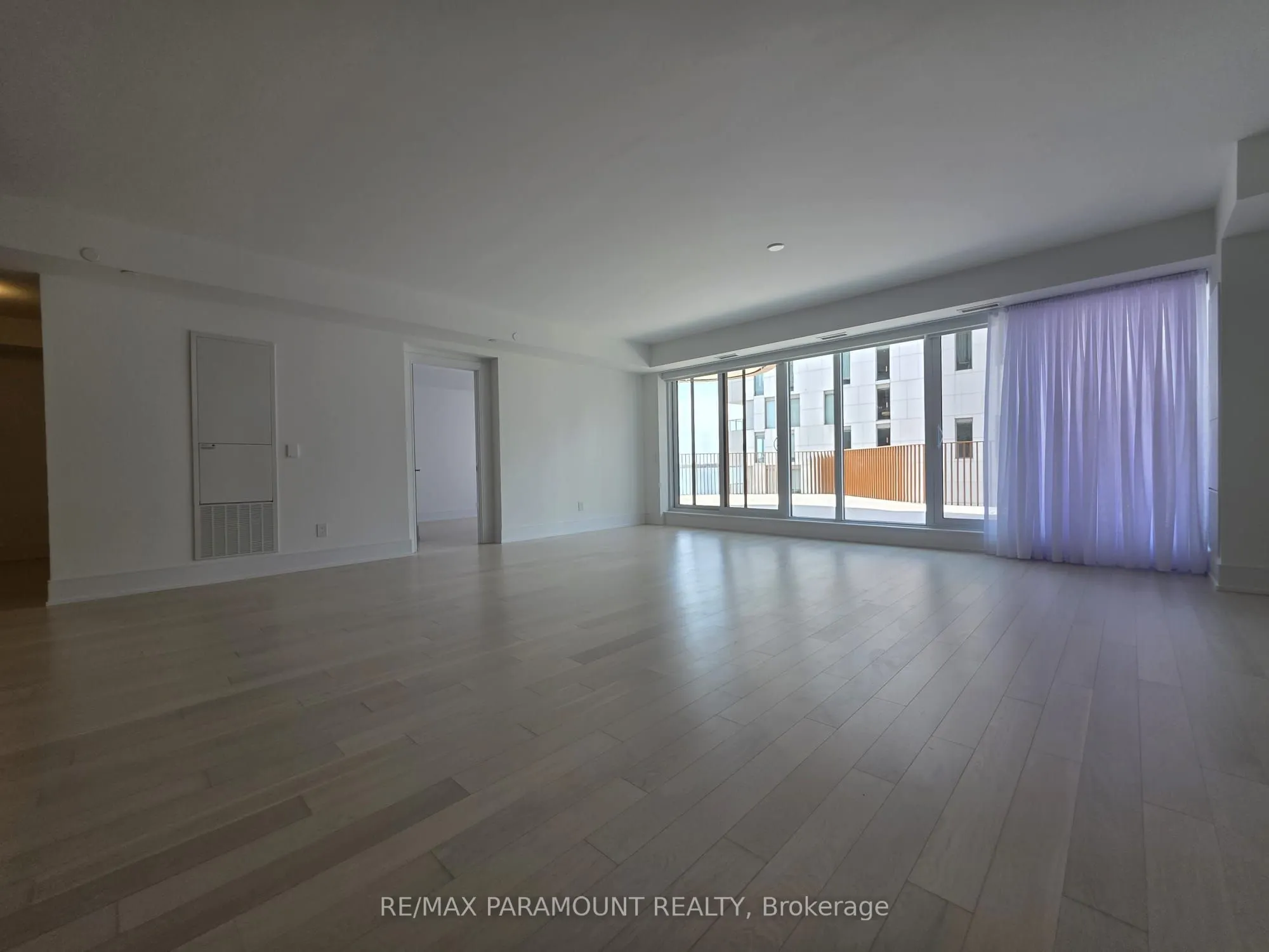 155 Merchants Wharf, #515
