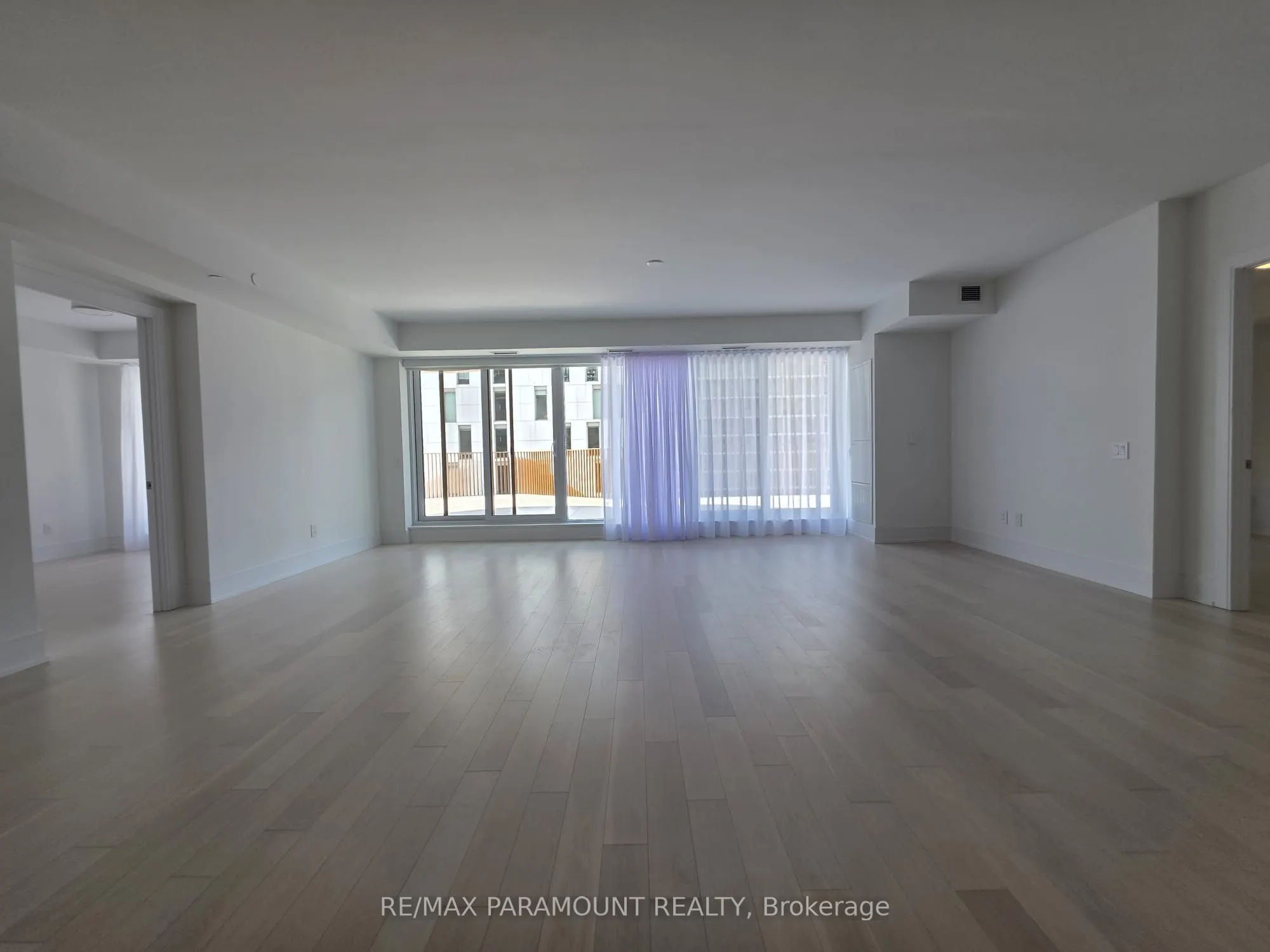 155 Merchants Wharf, #515