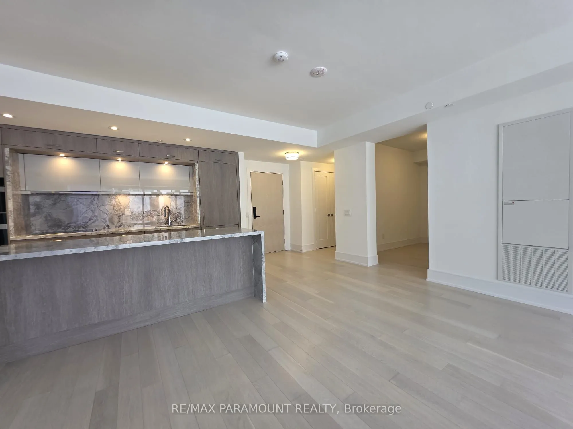 155 Merchants Wharf, #515