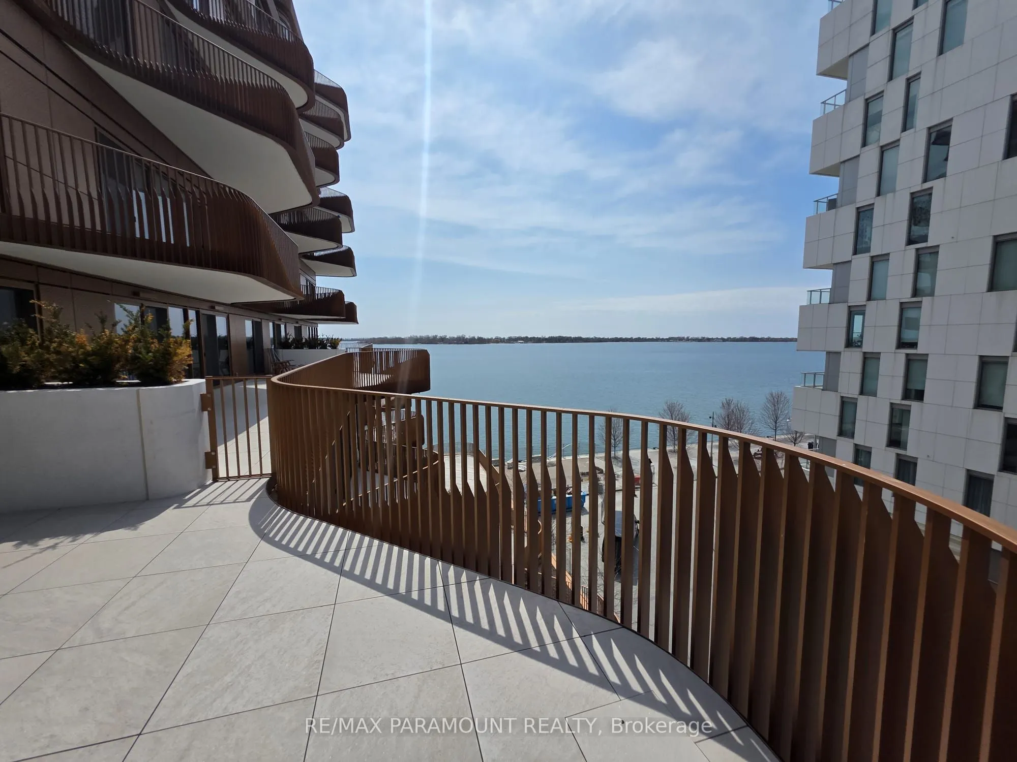 155 Merchants Wharf, #515
