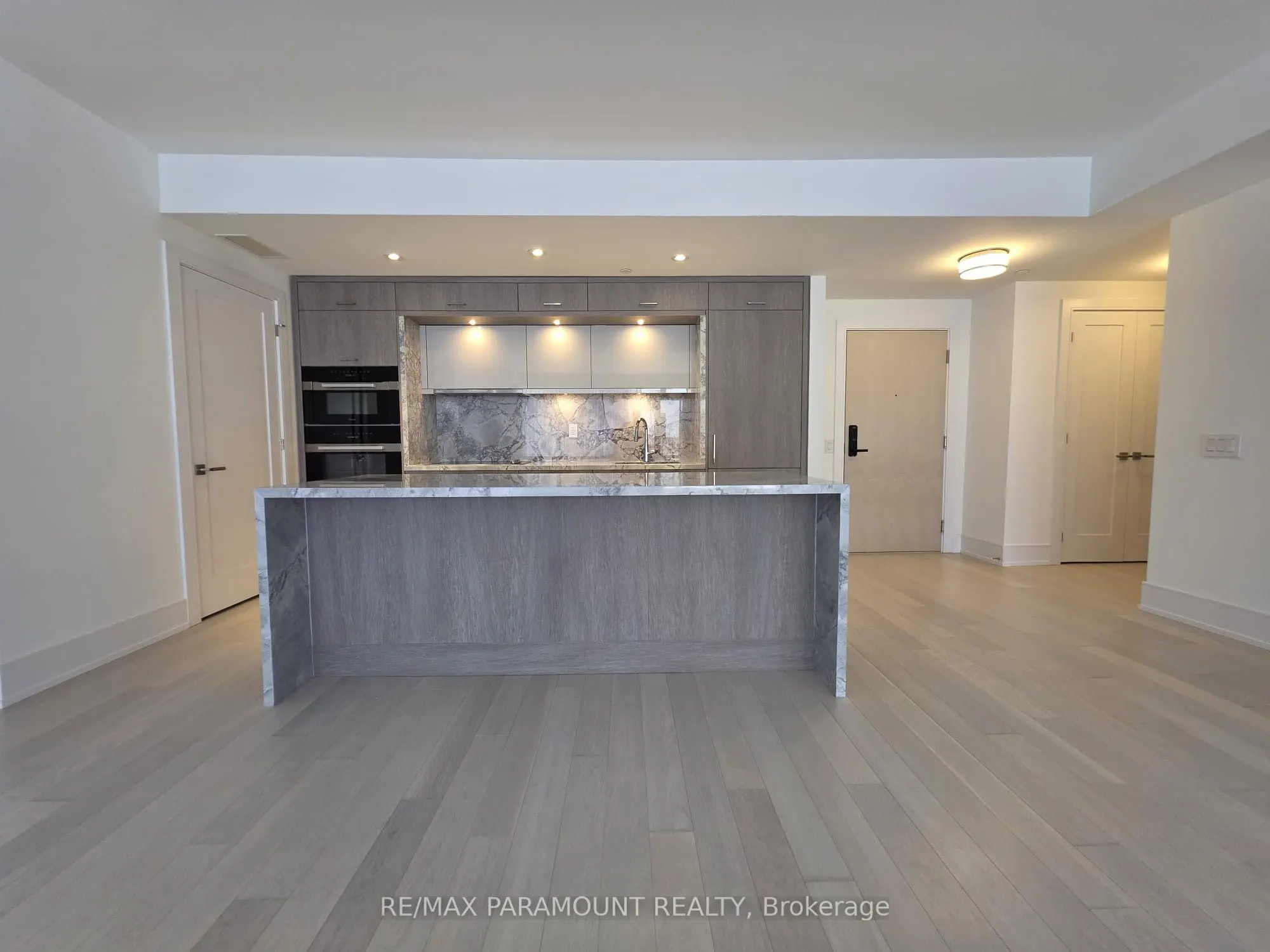 155 Merchants Wharf, #515