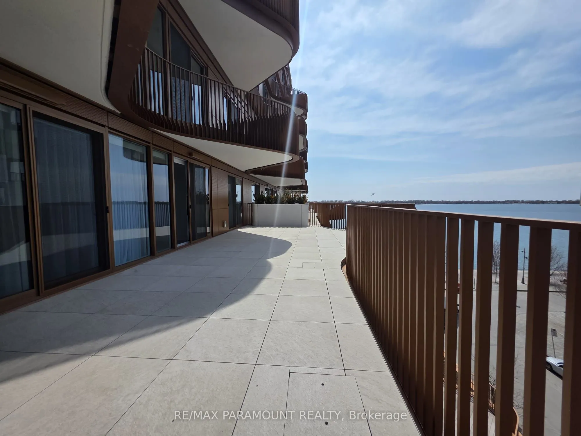 155 Merchants Wharf, #515