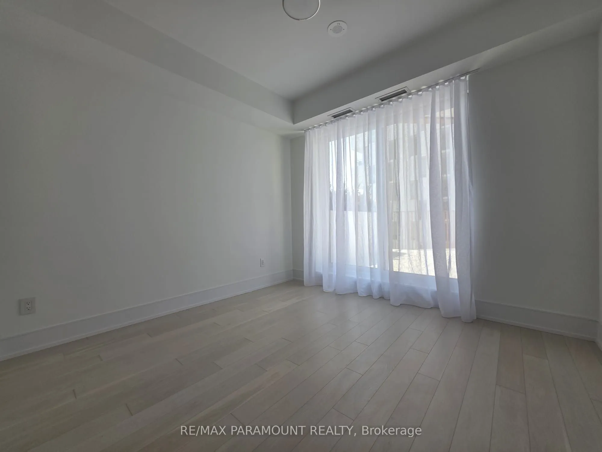 155 Merchants Wharf, #515
