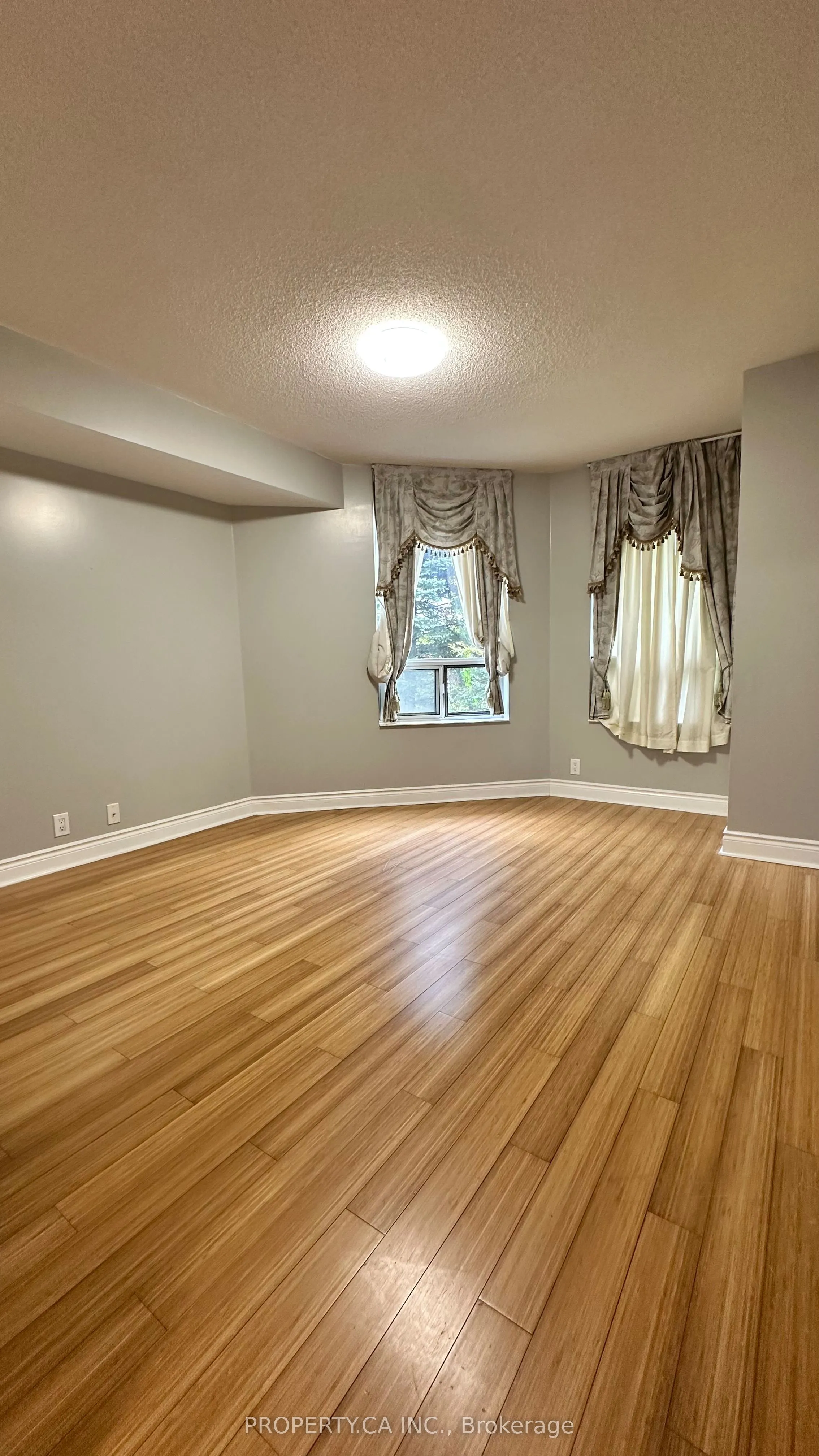 80 Harrison Garden Boulevard, #221