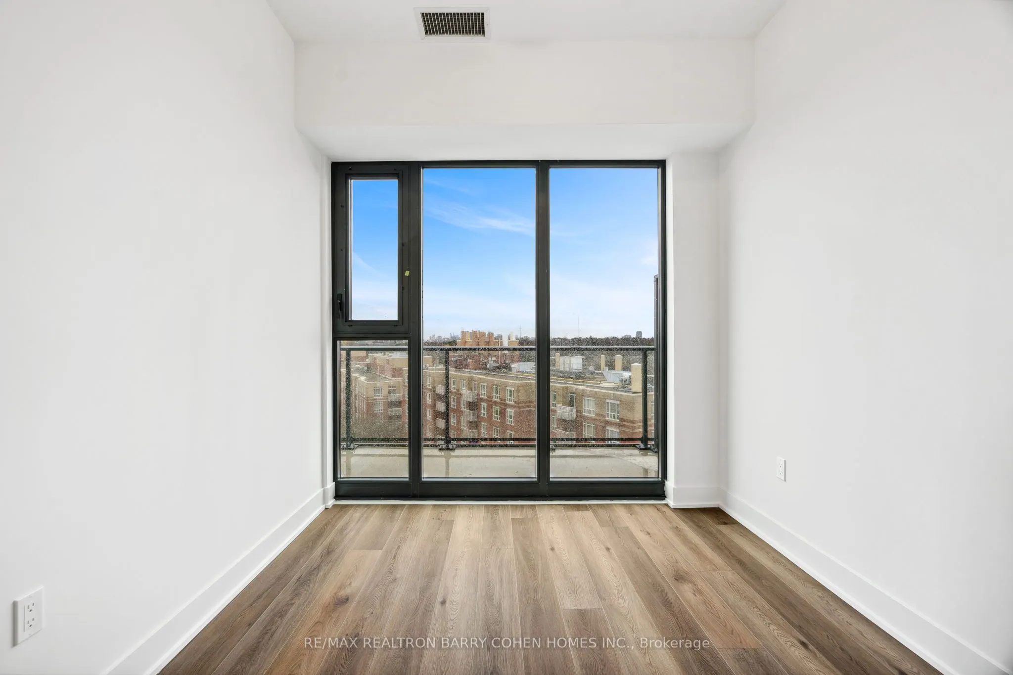 250 Lawrence Avenue W, #906