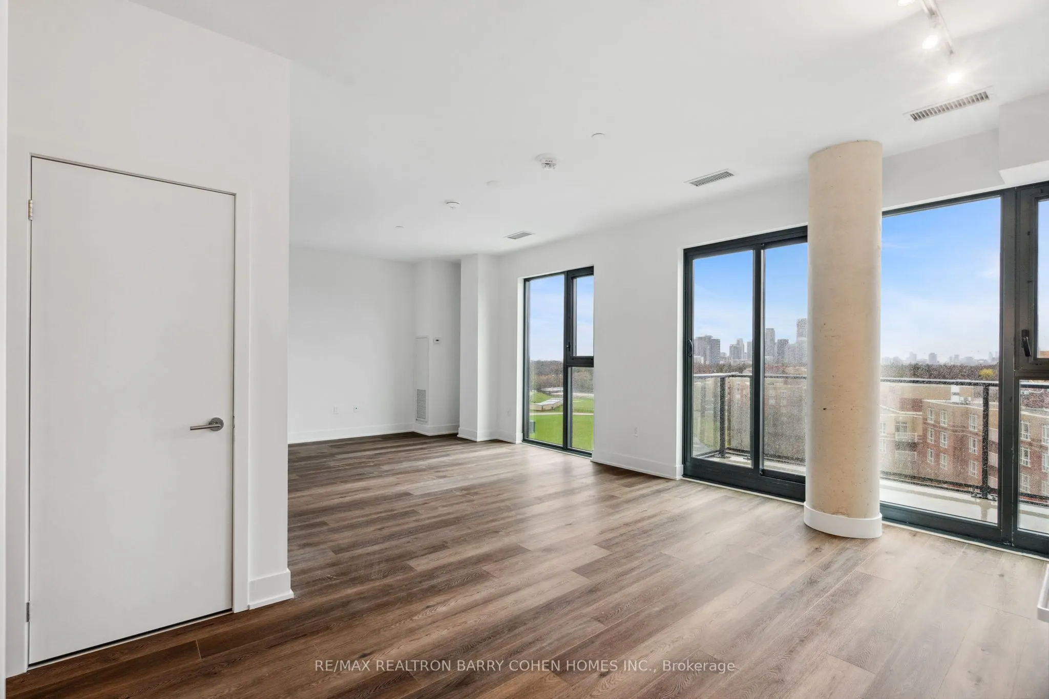 250 Lawrence Avenue W, #906