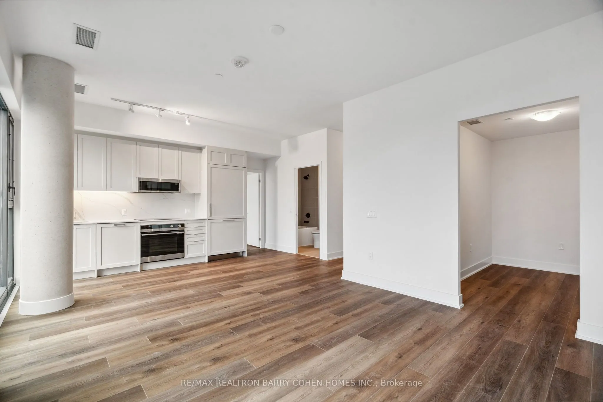 250 Lawrence Avenue W, #906