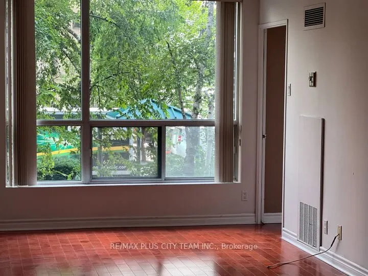 92 King Street E, #206