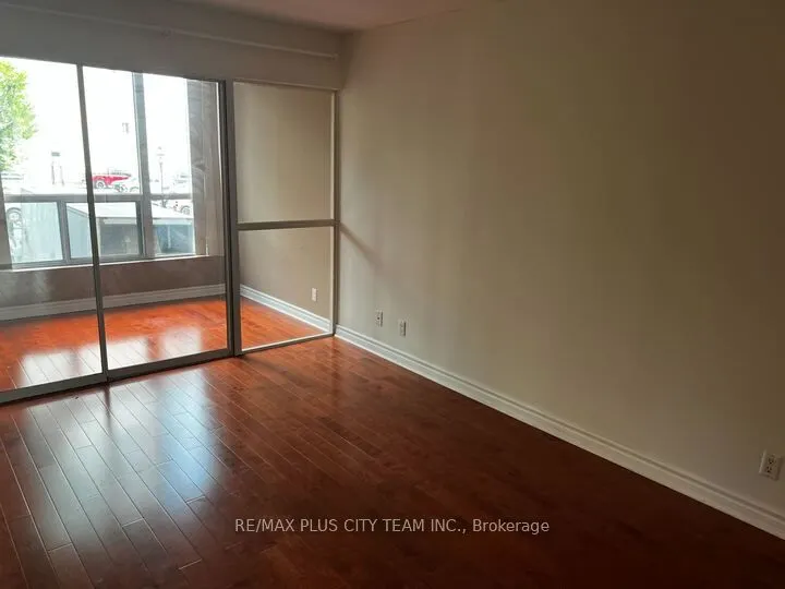 92 King Street E, #206