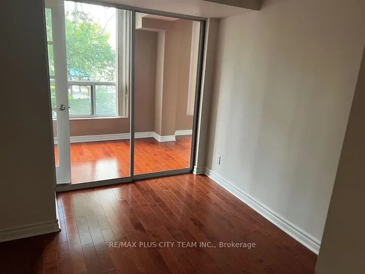 92 King Street E, #206