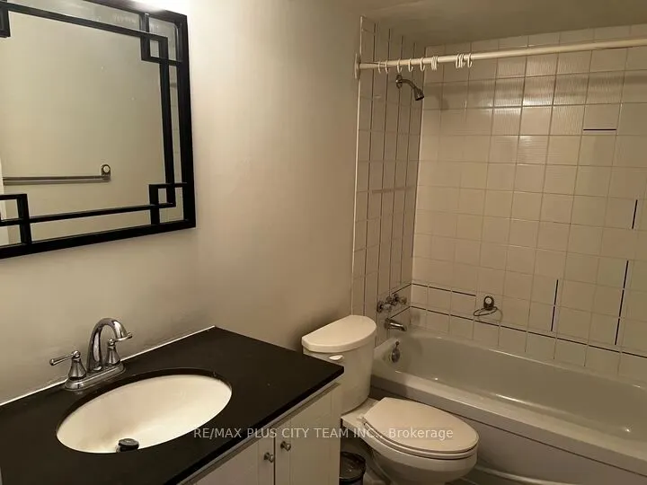 92 King Street E, #206