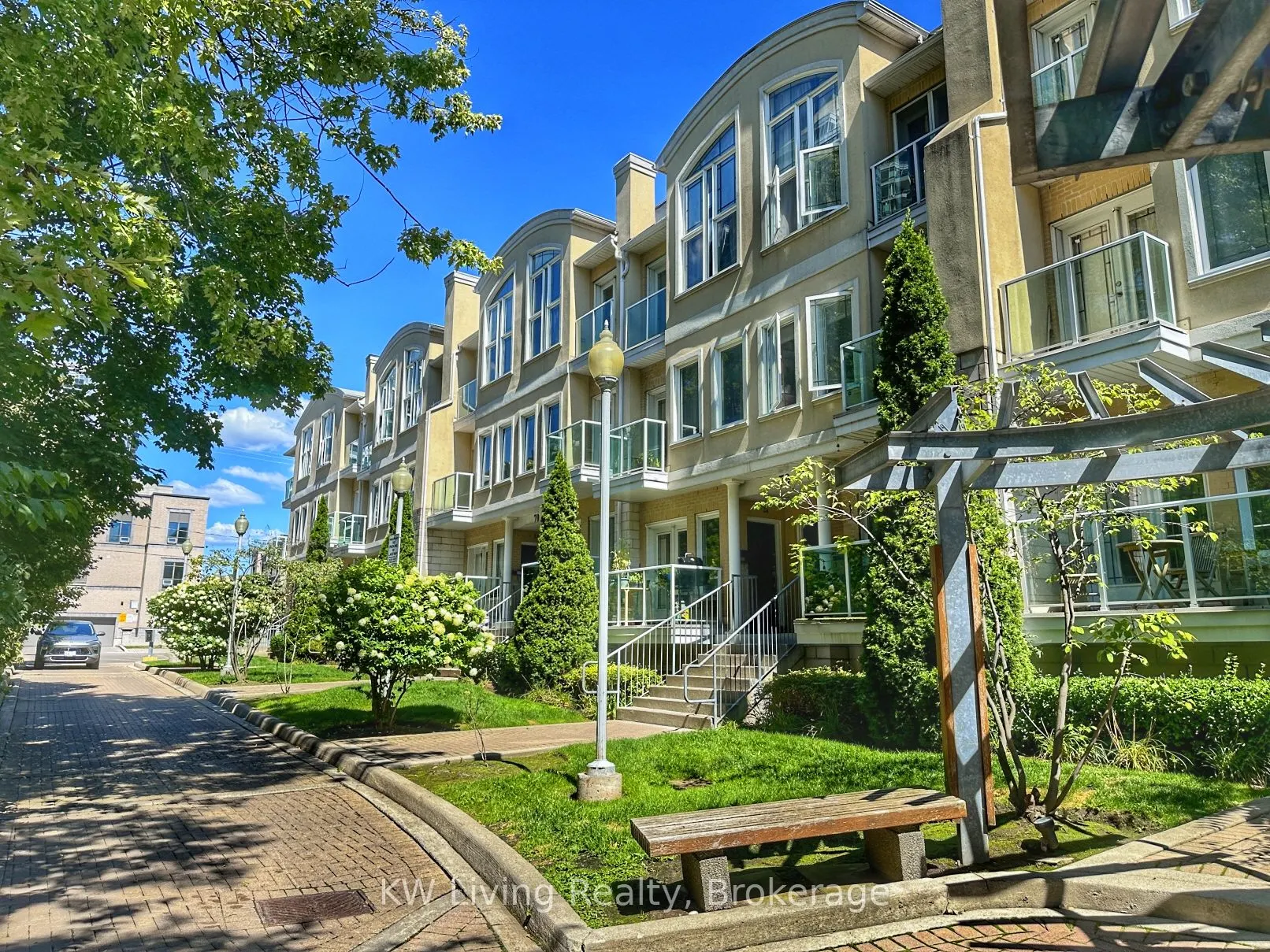 70 Byng Avenue, #15