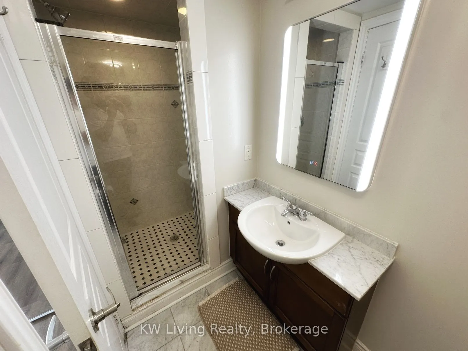 70 Byng Avenue, #15