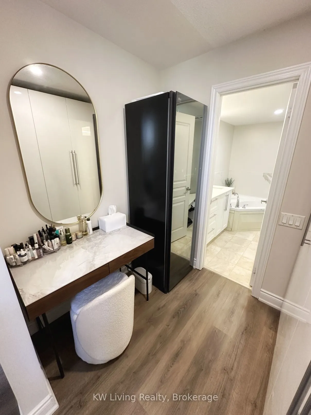 70 Byng Avenue, #15