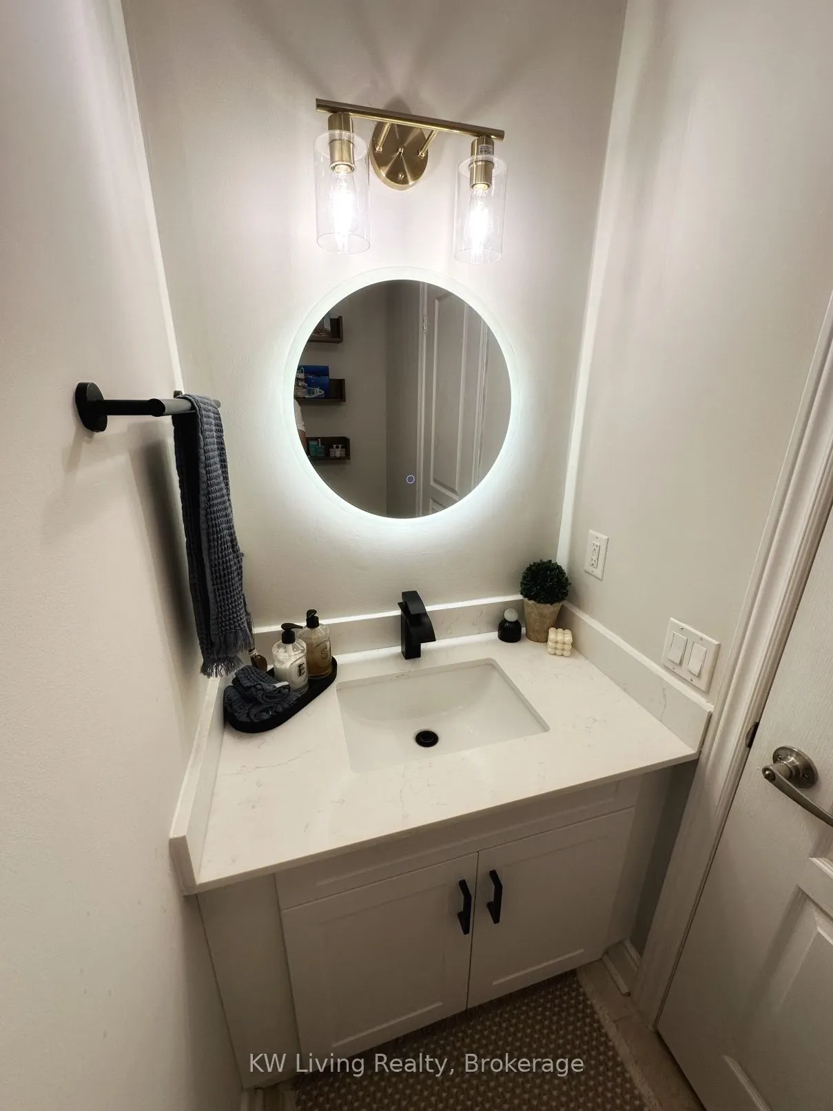70 Byng Avenue, #15