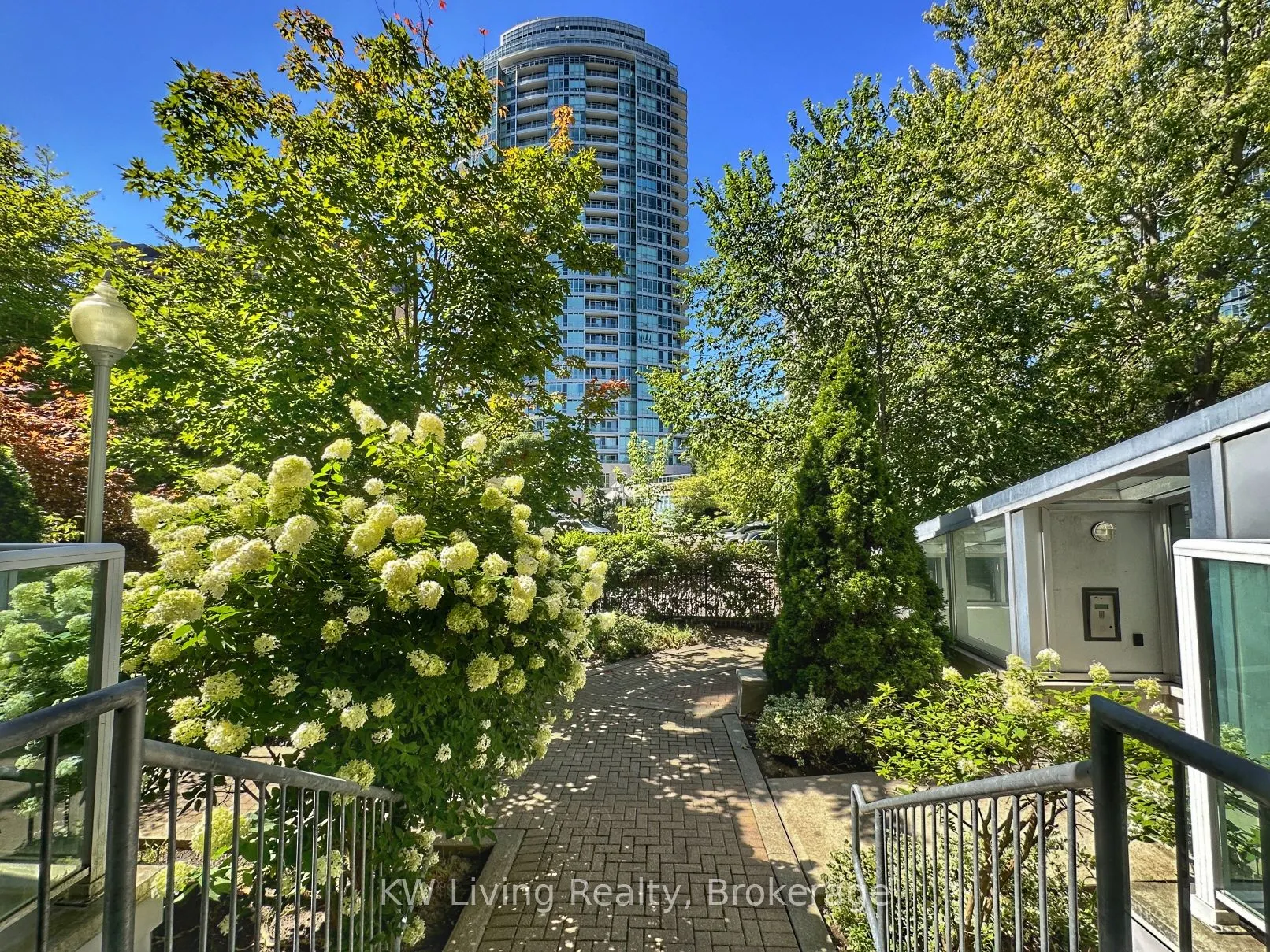 70 Byng Avenue, #15