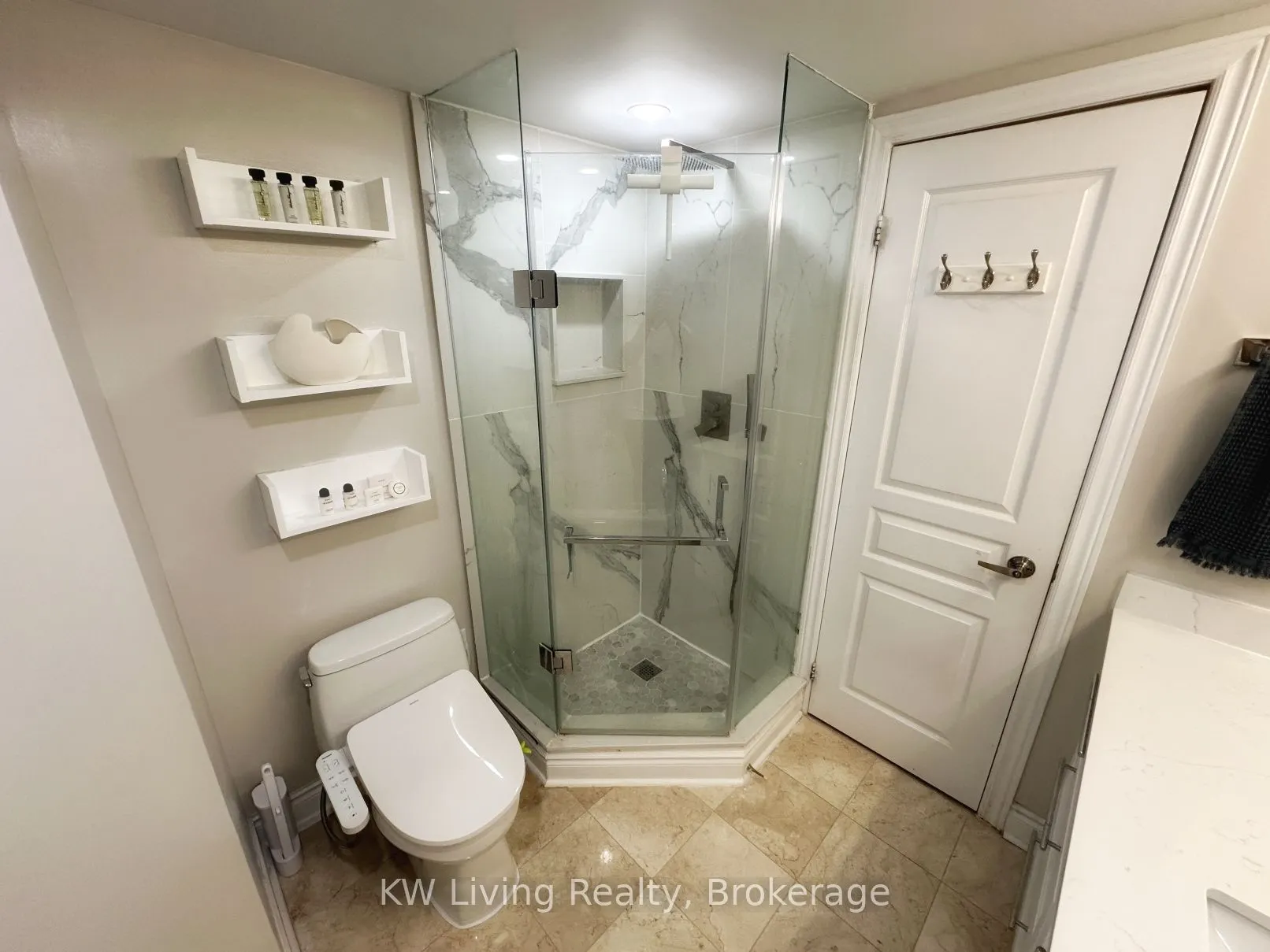 70 Byng Avenue, #15