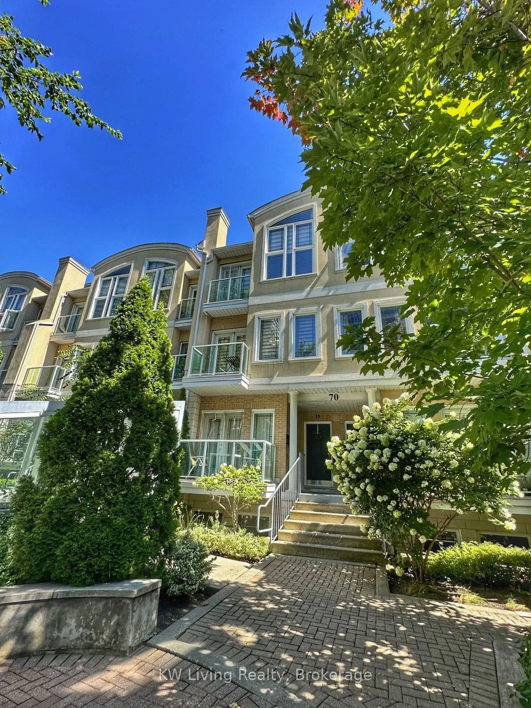 70 Byng Avenue, #15