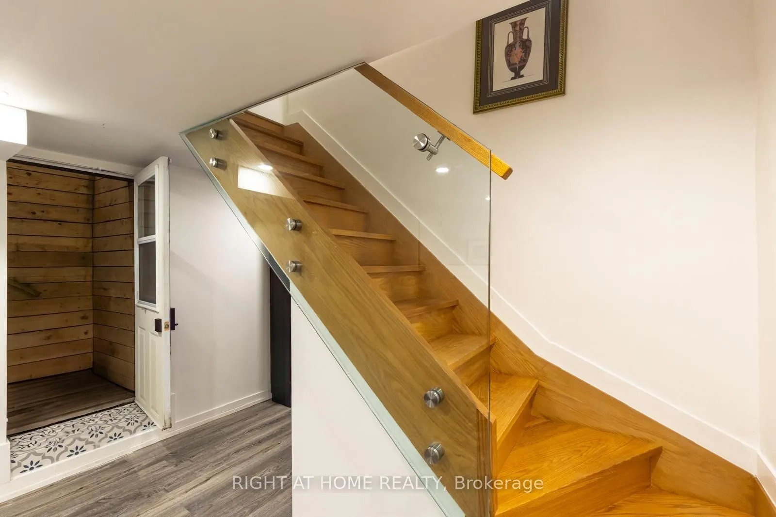 377 Lansdowne Avenue
