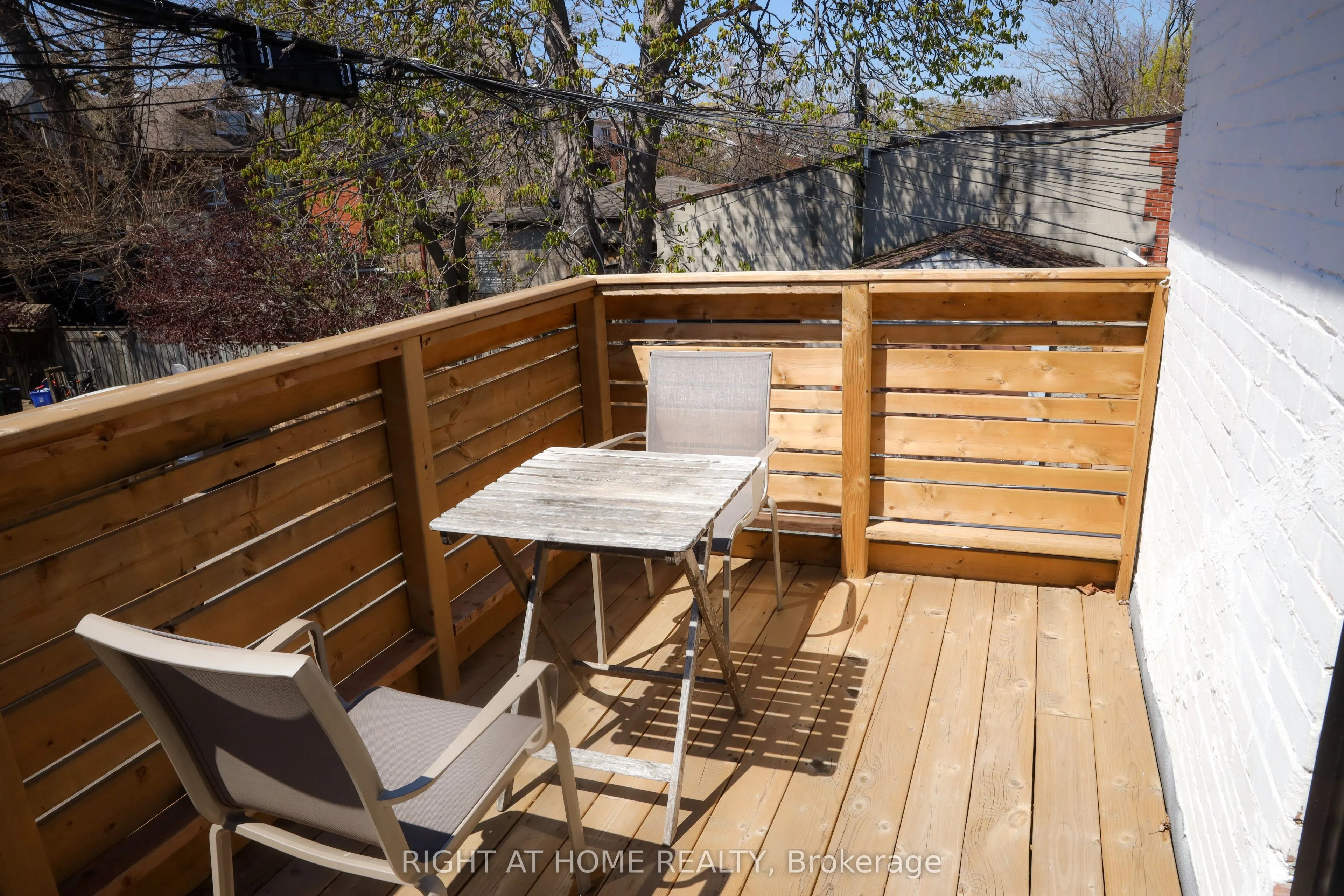 377 Lansdowne Avenue