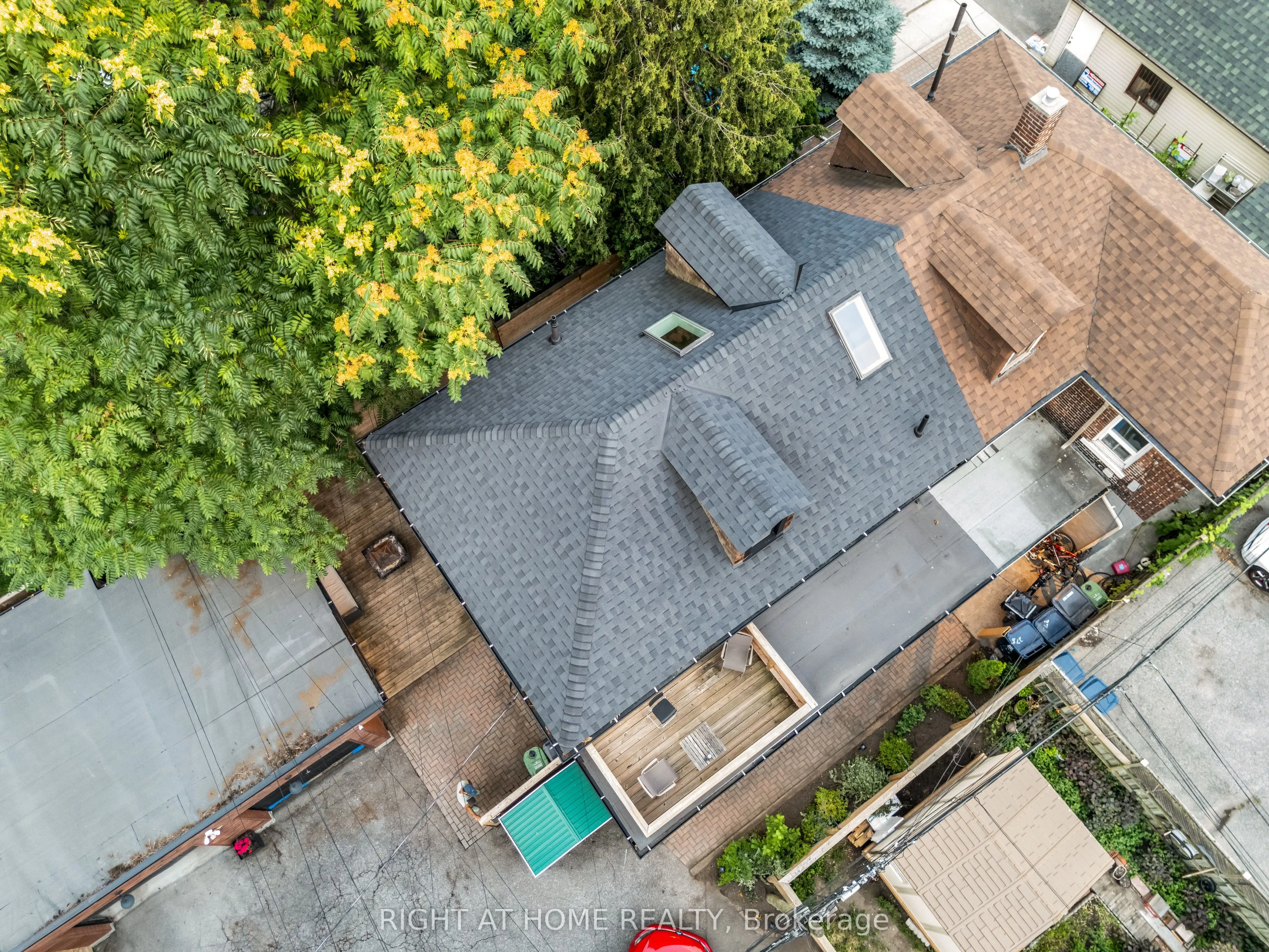 377 Lansdowne Avenue