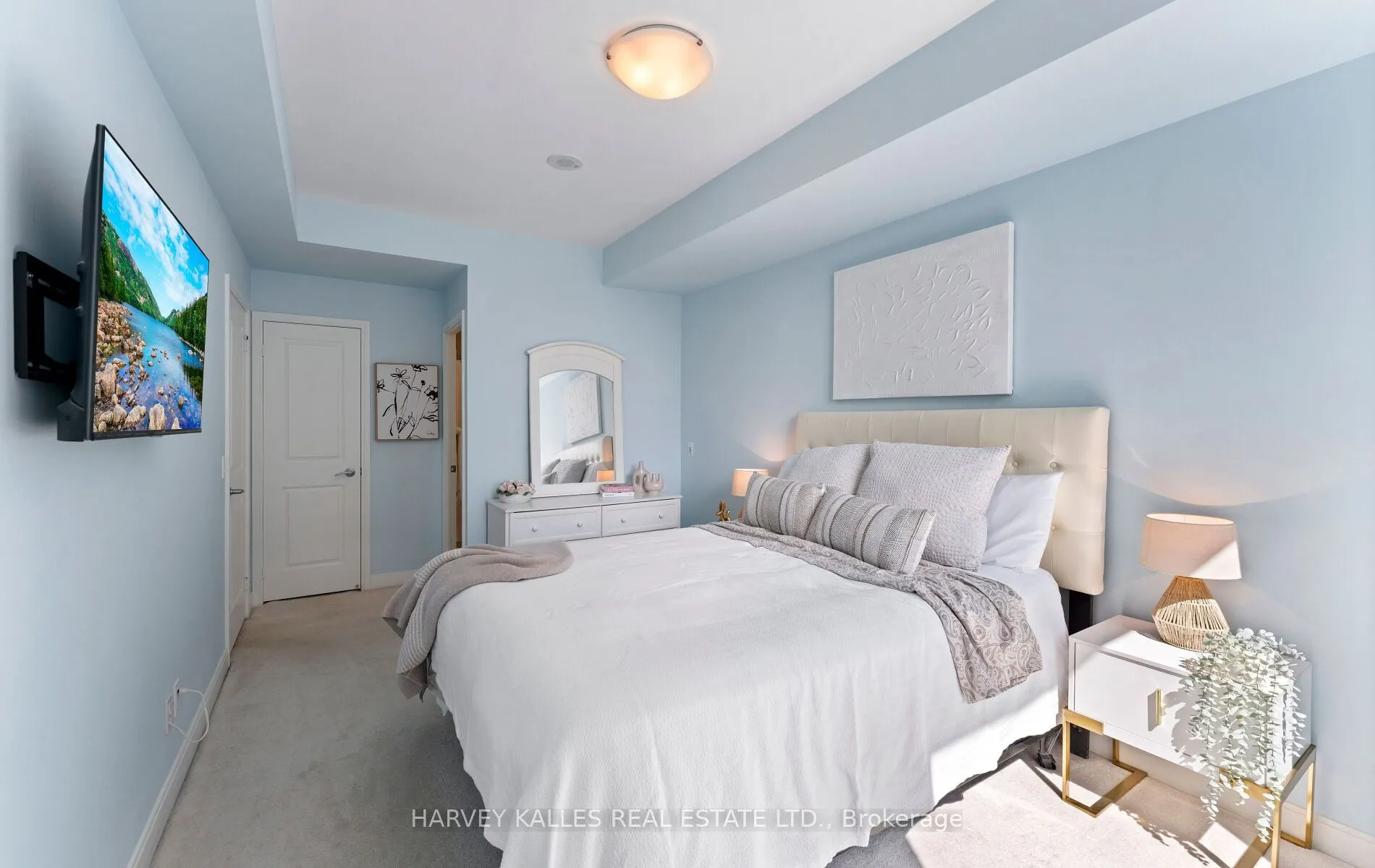 88 Broadway Avenue, #1406