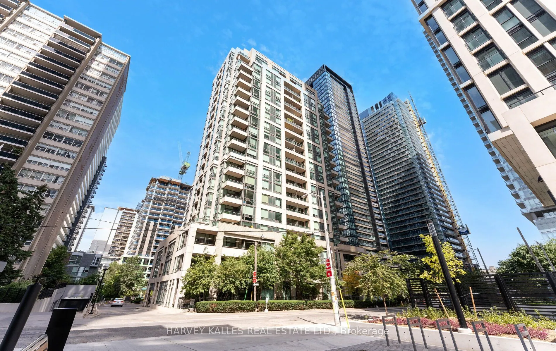 88 Broadway Avenue, #1406