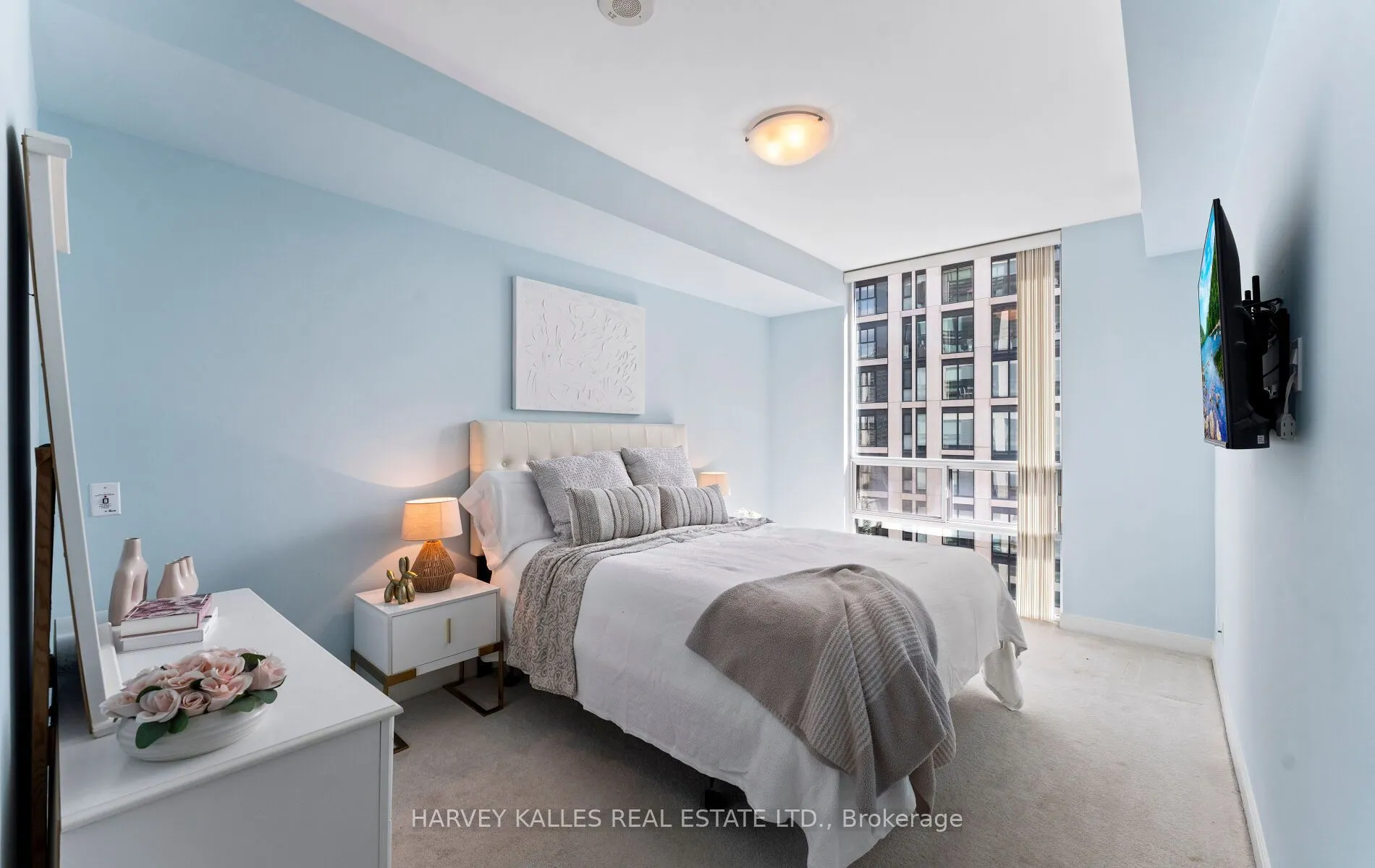 88 Broadway Avenue, #1406