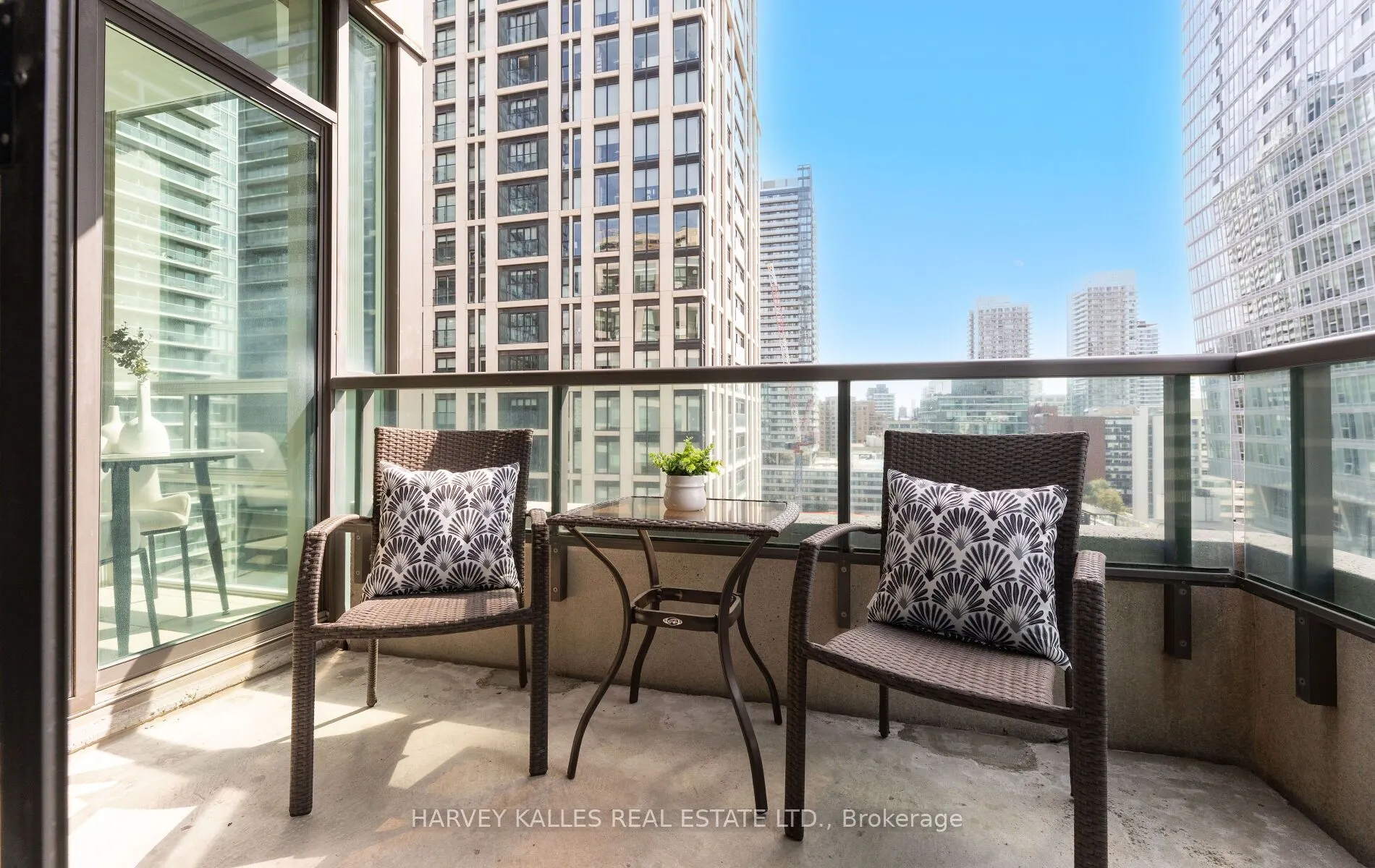 88 Broadway Avenue, #1406
