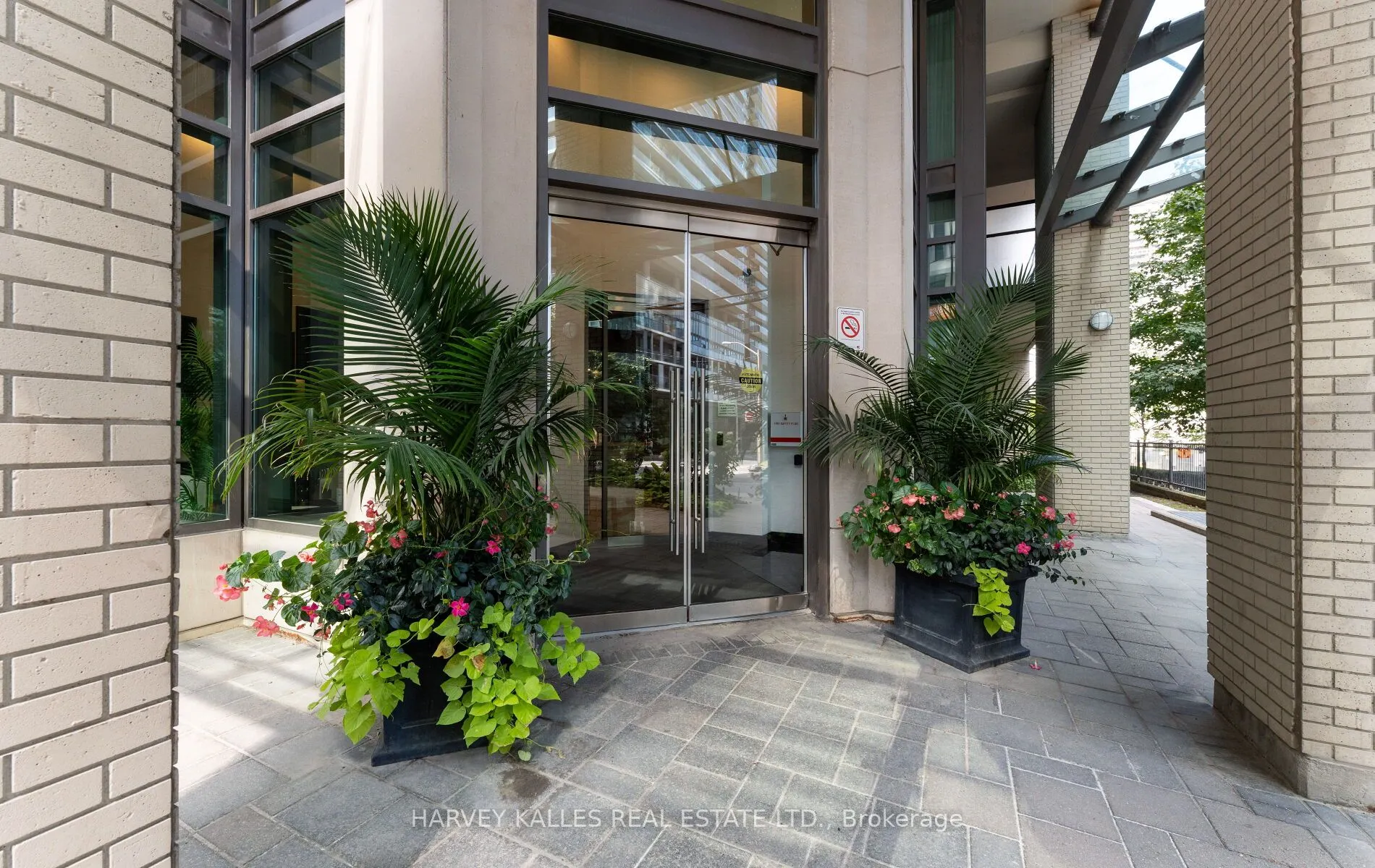88 Broadway Avenue, #1406
