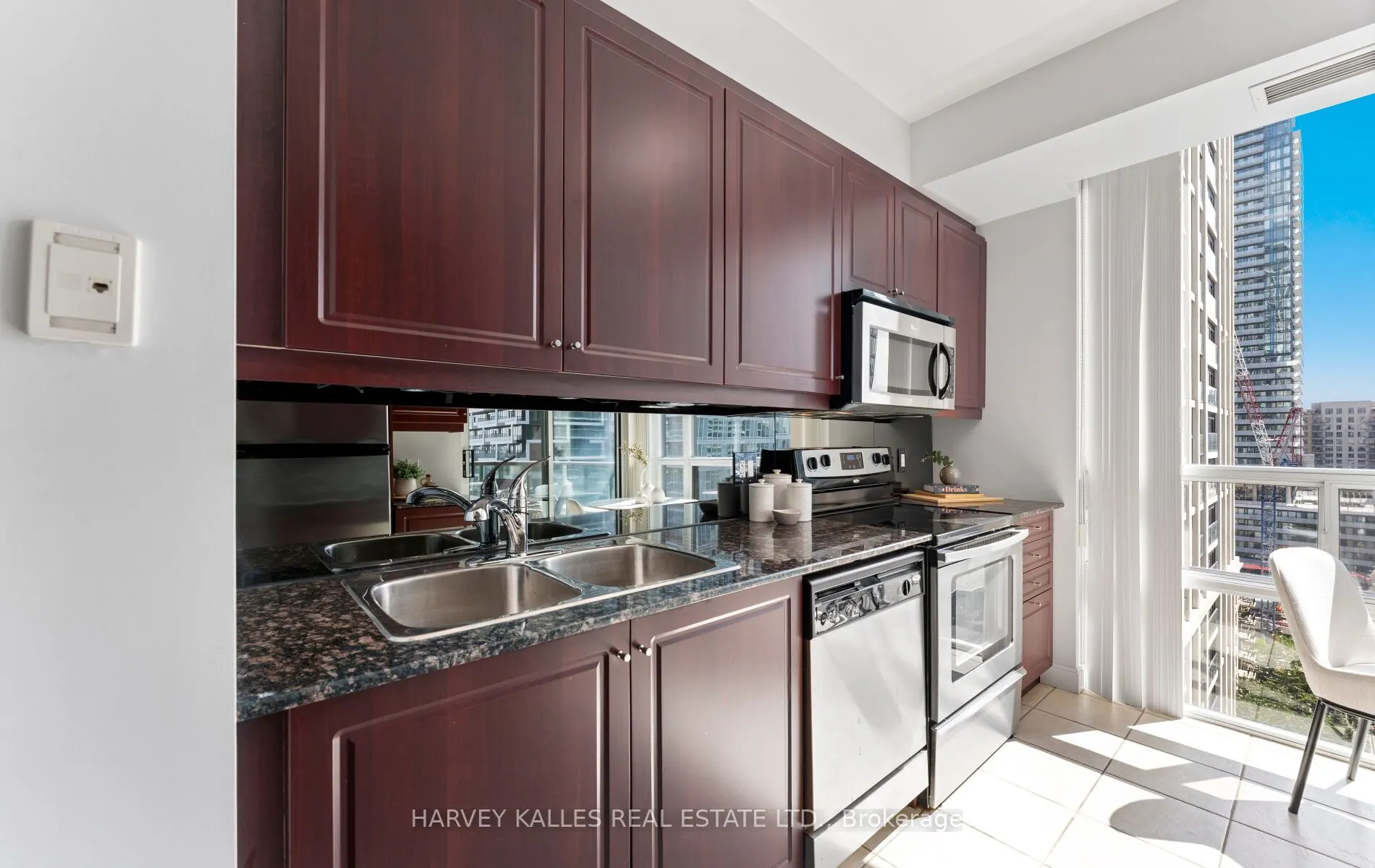 88 Broadway Avenue, #1406