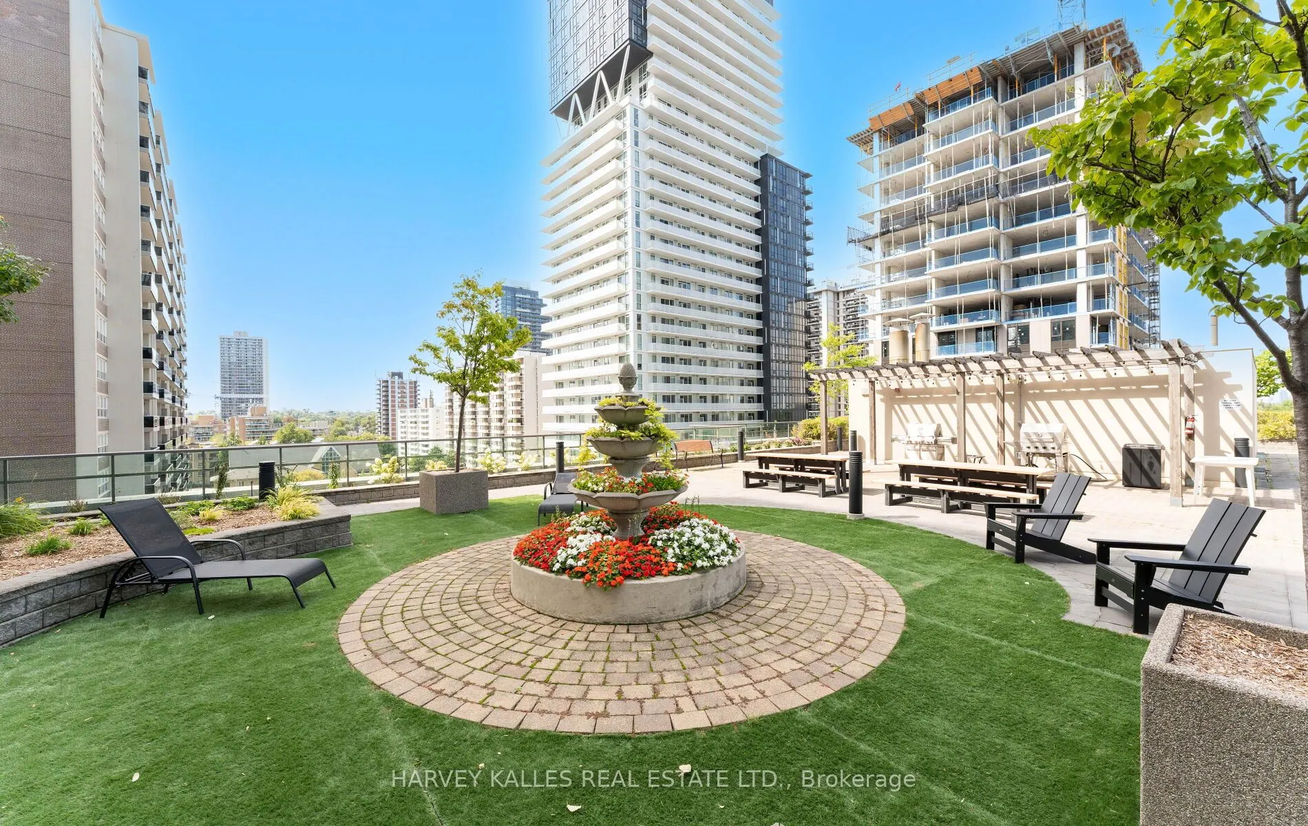 88 Broadway Avenue, #1406