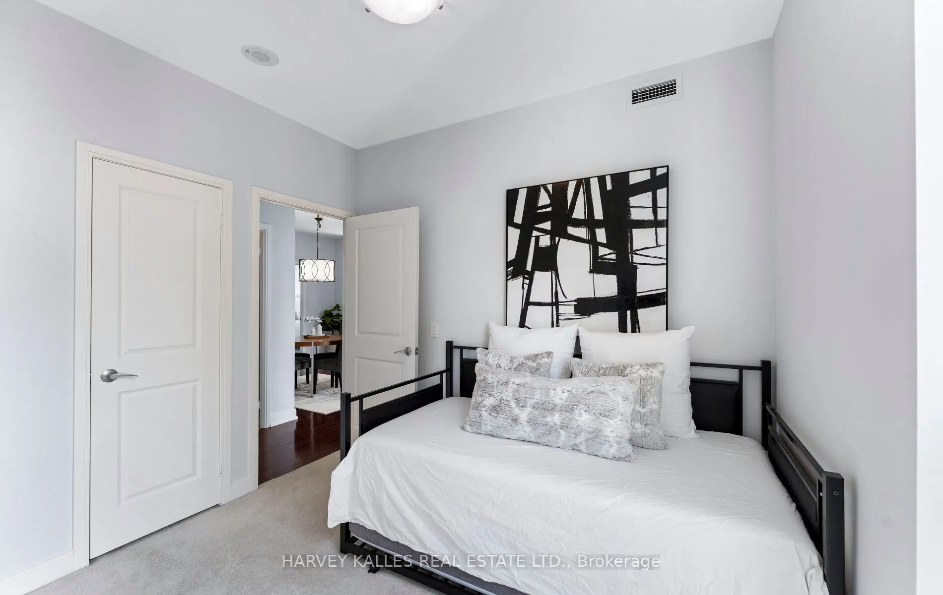 88 Broadway Avenue, #1406