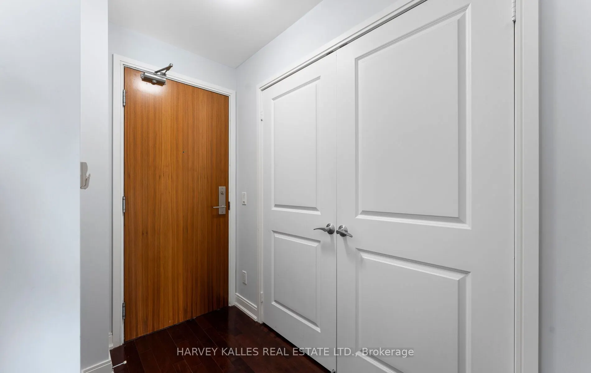 88 Broadway Avenue, #1406