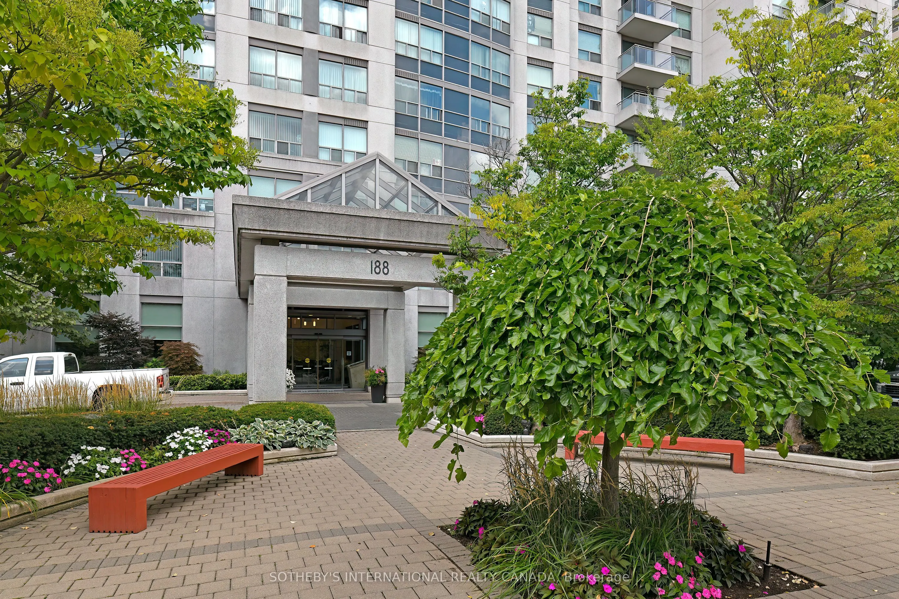 188 Doris Avenue, #1704