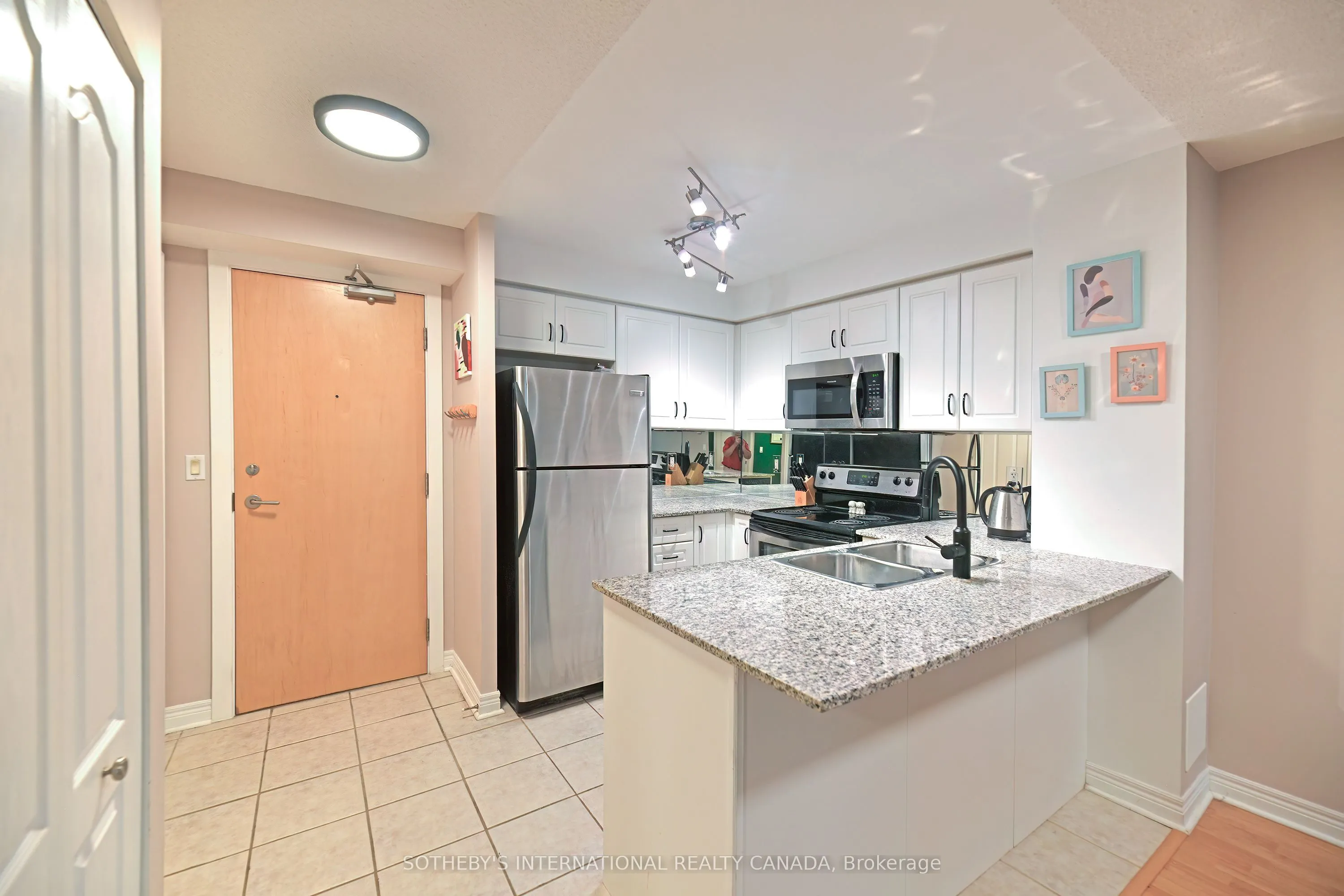 212 Eglinton Avenue E, #307