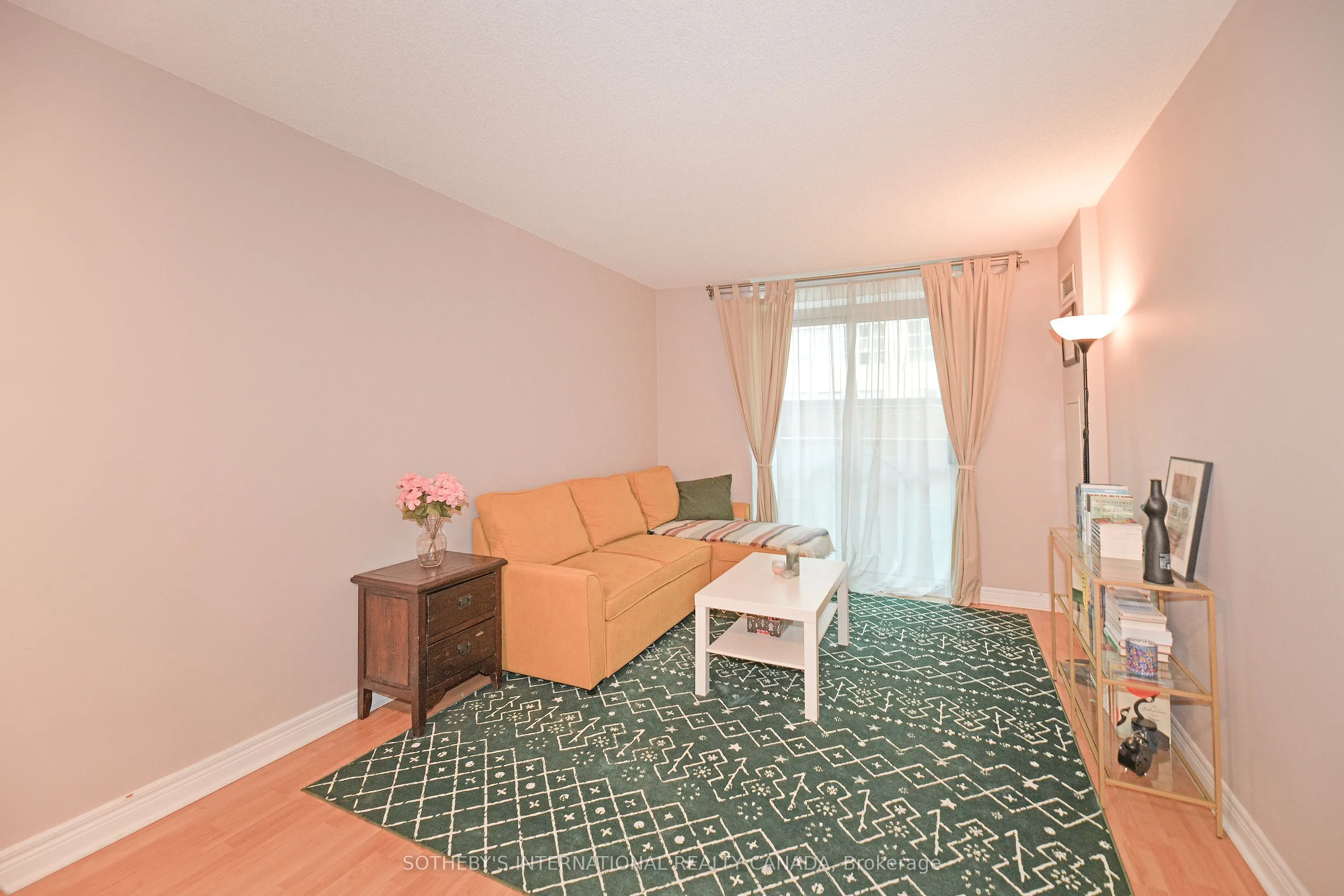 212 Eglinton Avenue E, #307