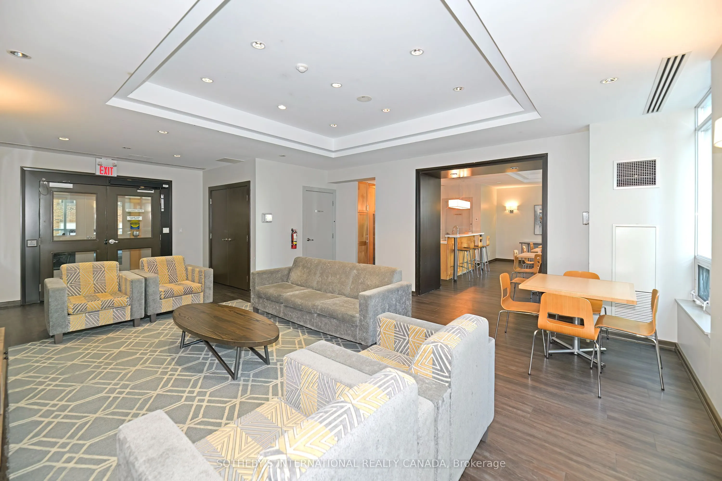 212 Eglinton Avenue E, #307