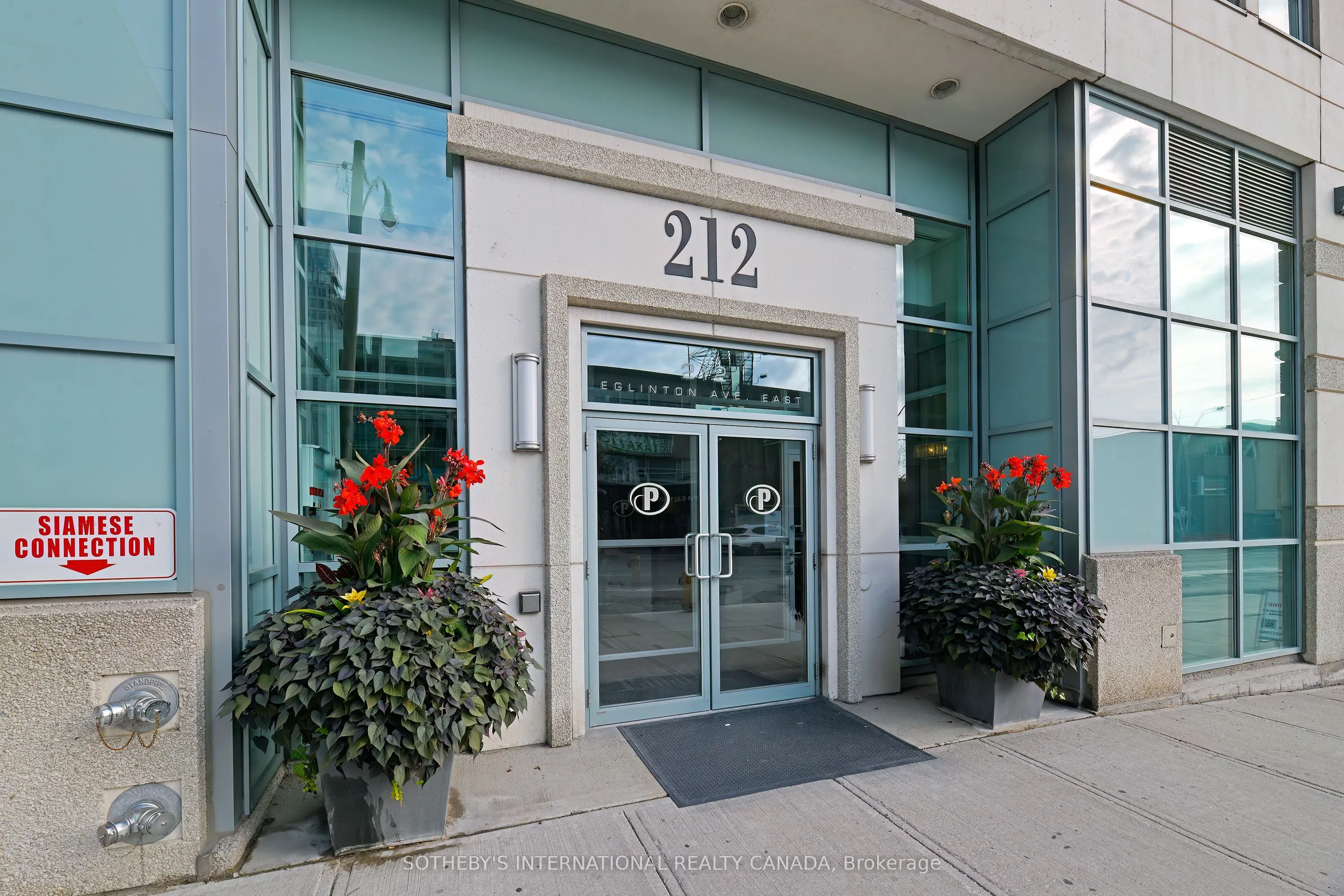 212 Eglinton Avenue E, #307