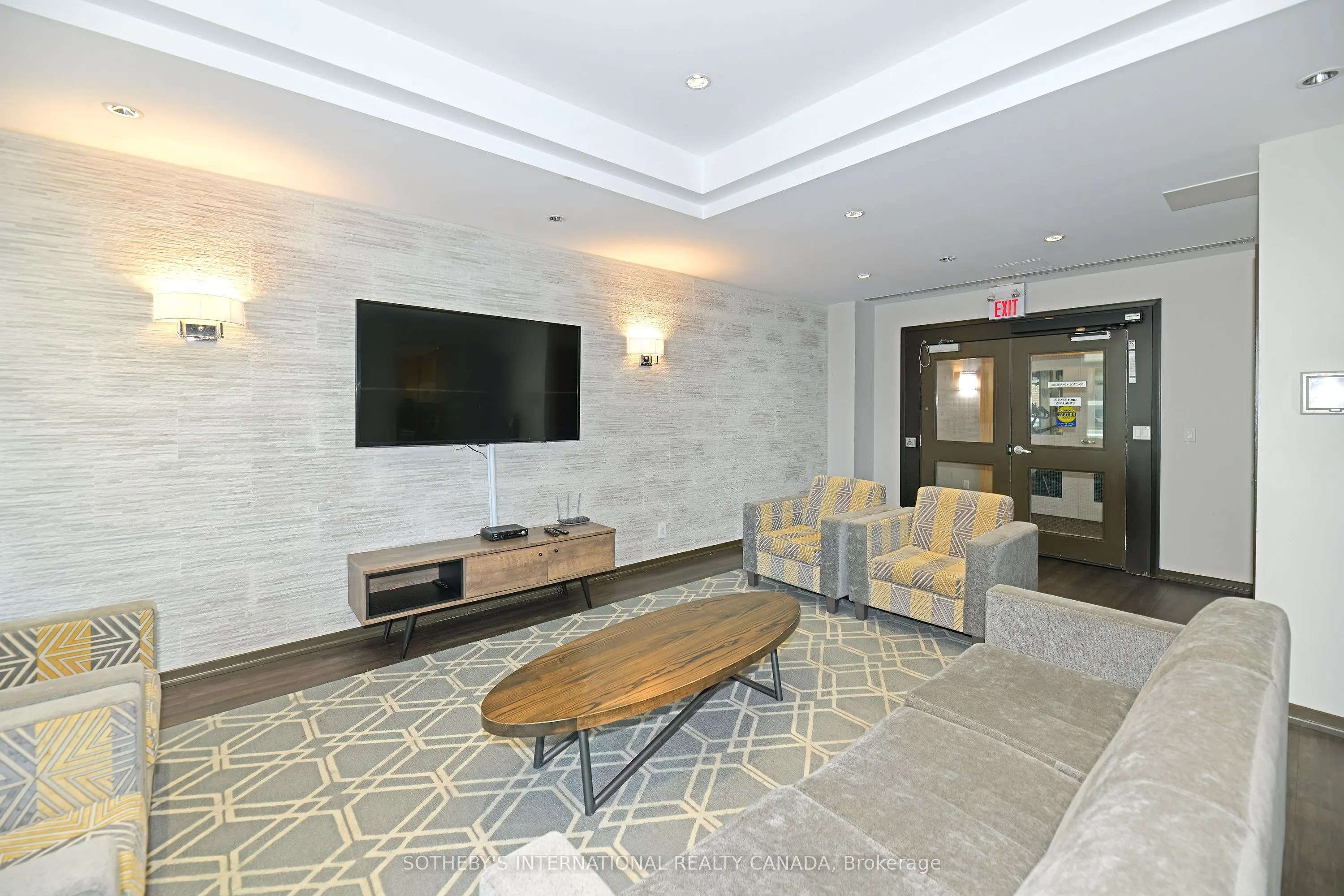 212 Eglinton Avenue E, #307