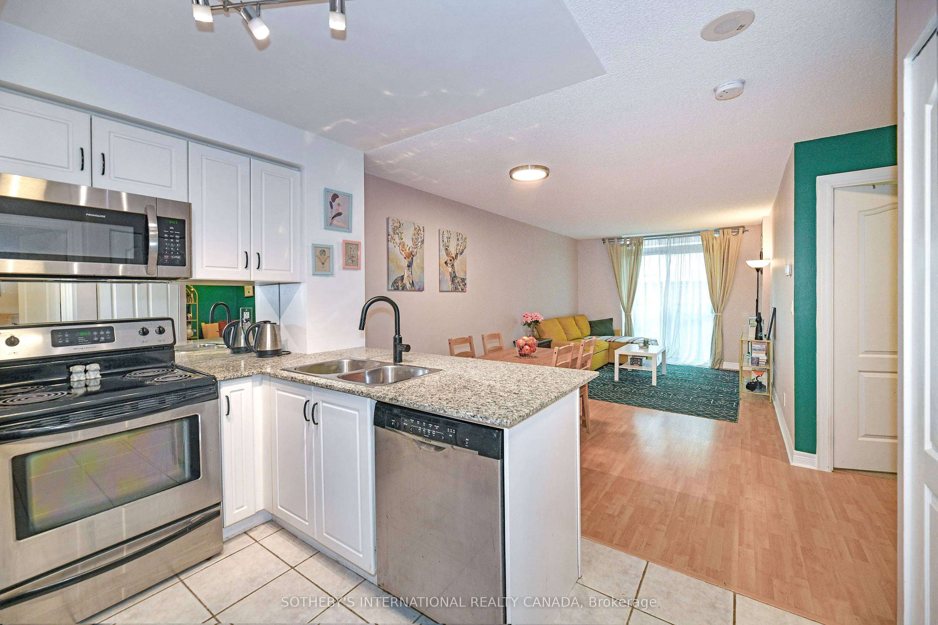 212 Eglinton Avenue E, #307