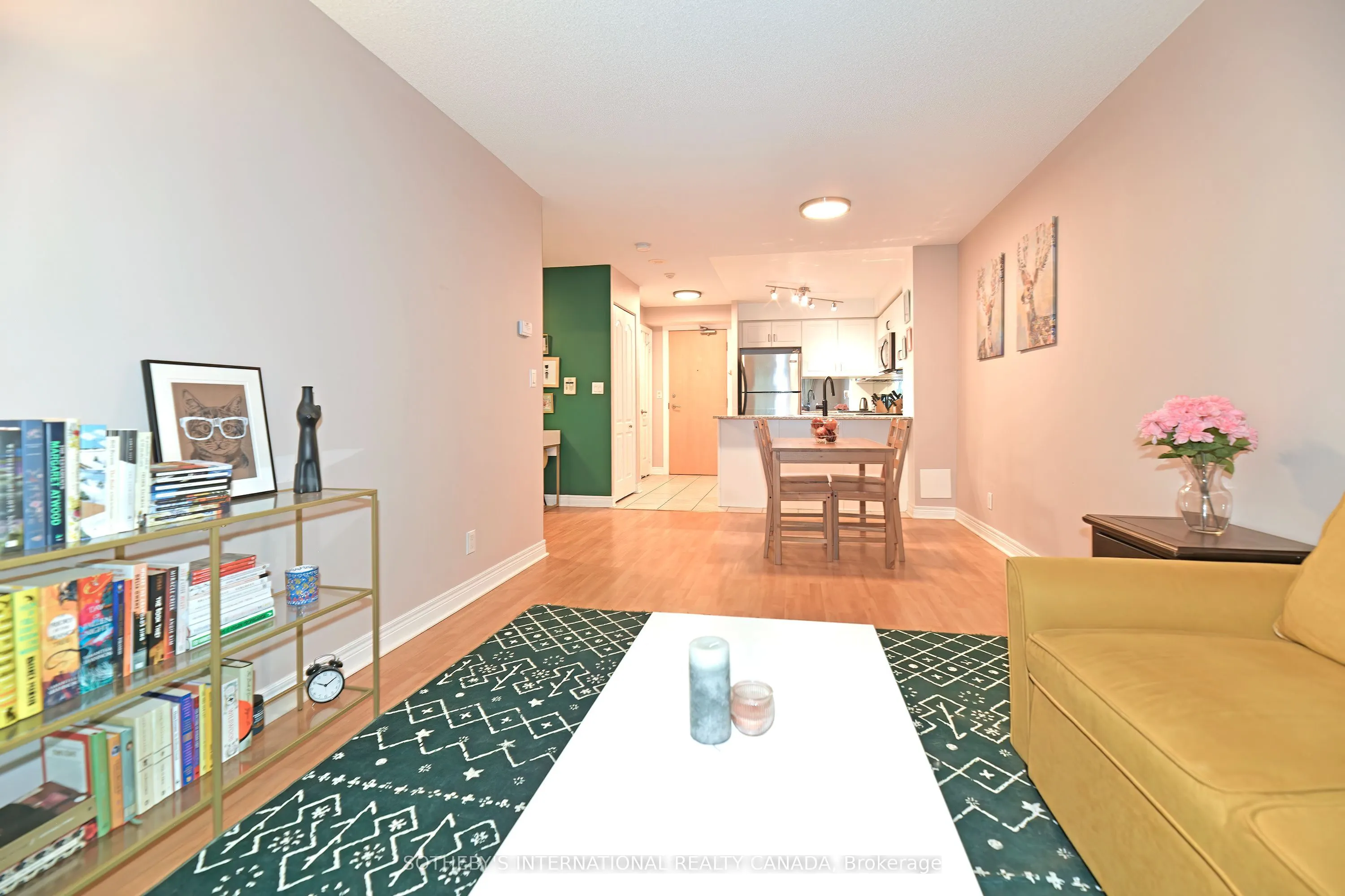 212 Eglinton Avenue E, #307