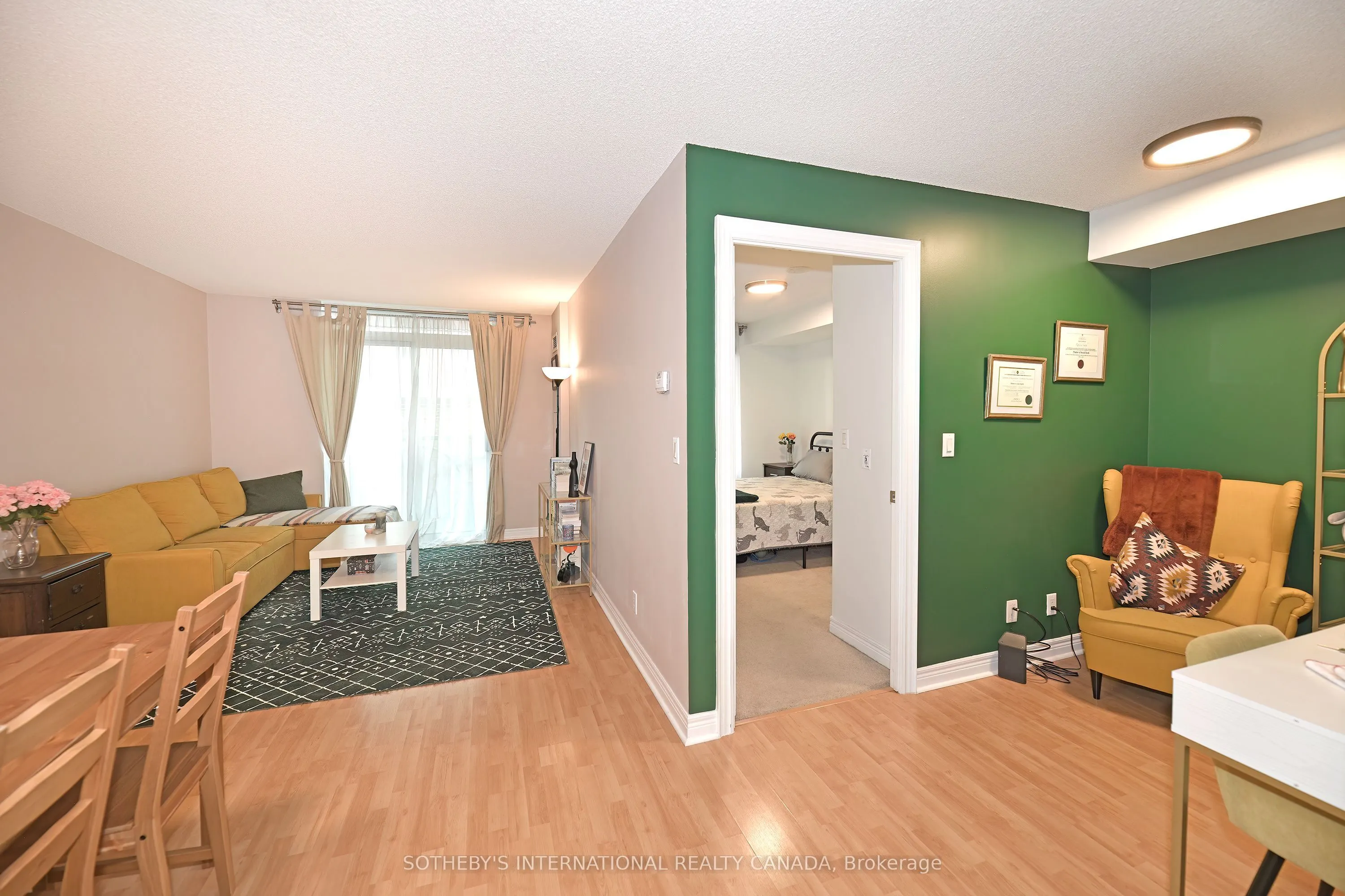 212 Eglinton Avenue E, #307