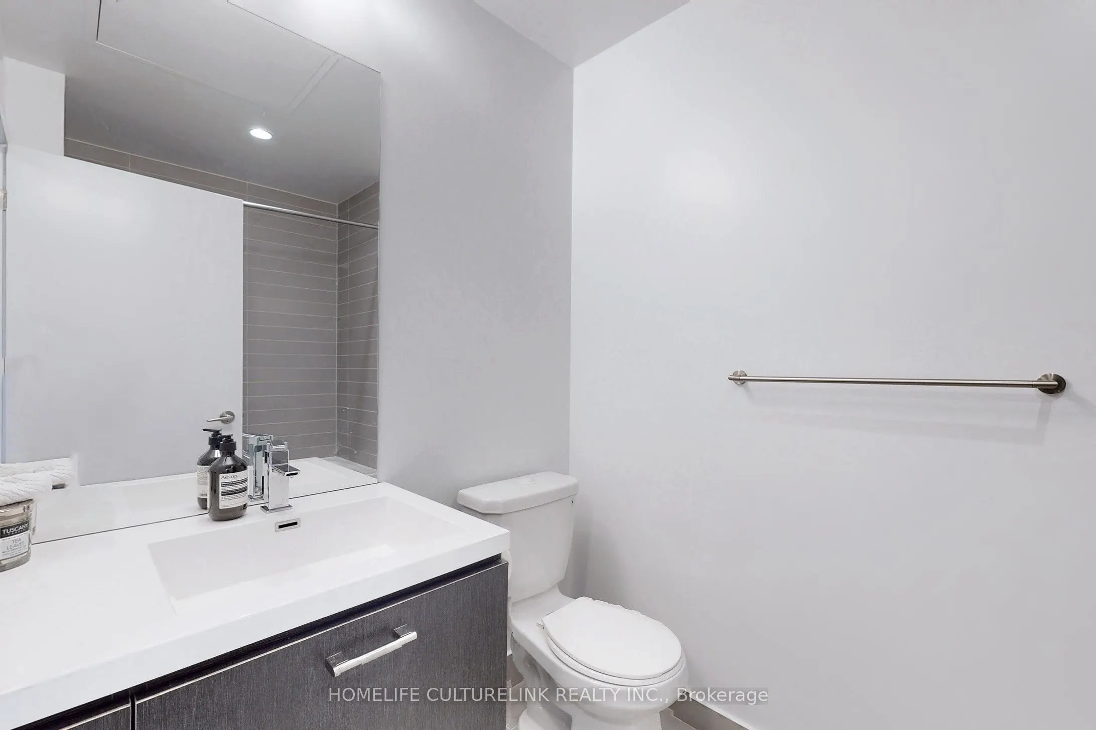 87 Peter Street, #3005