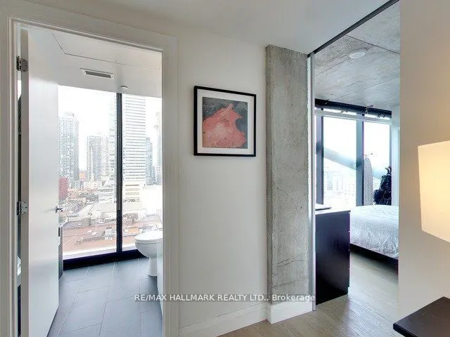 224 King Street W, #1407