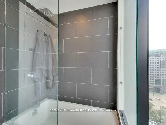 224 King Street W, #1407