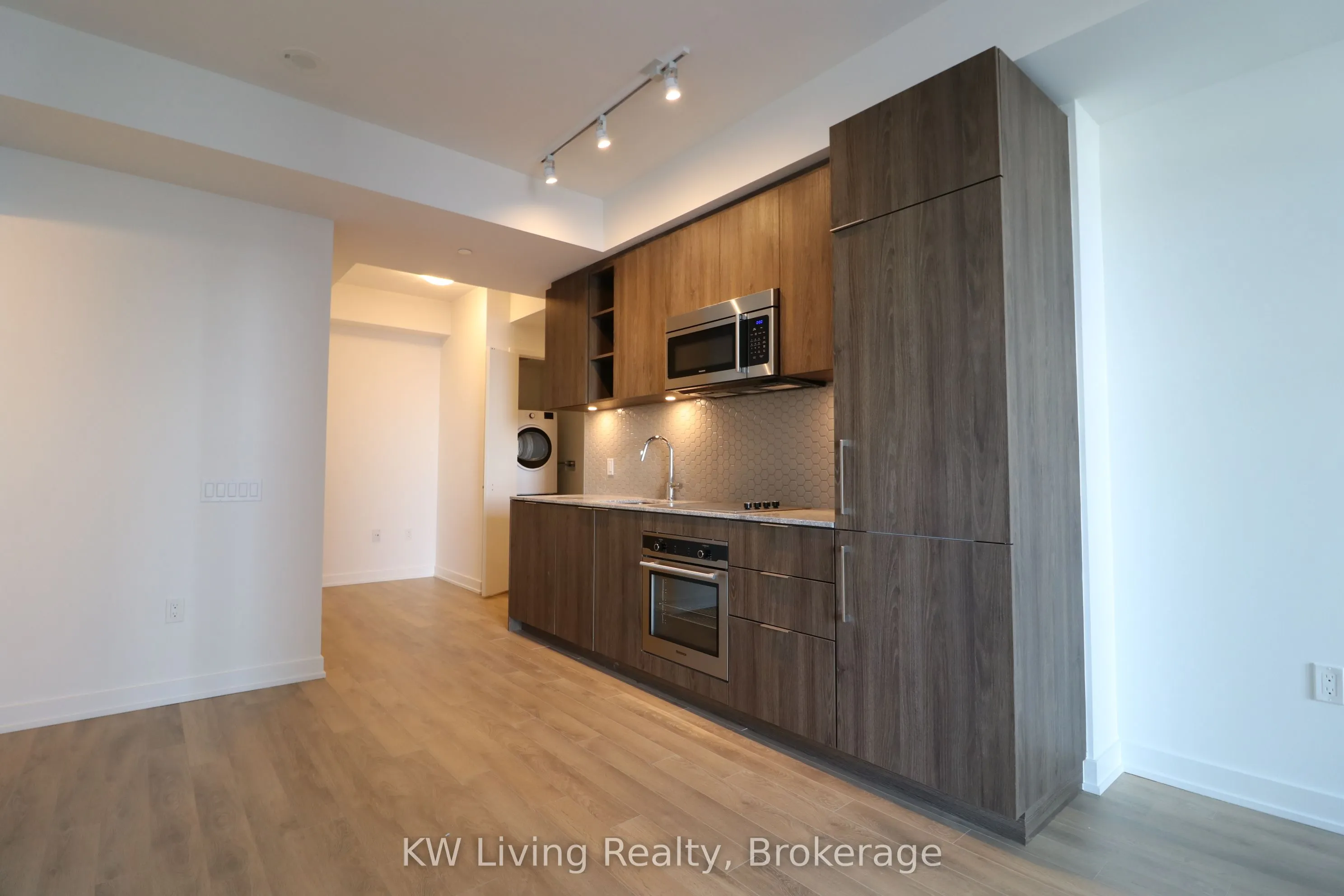 50 Ordnance Street, #1402