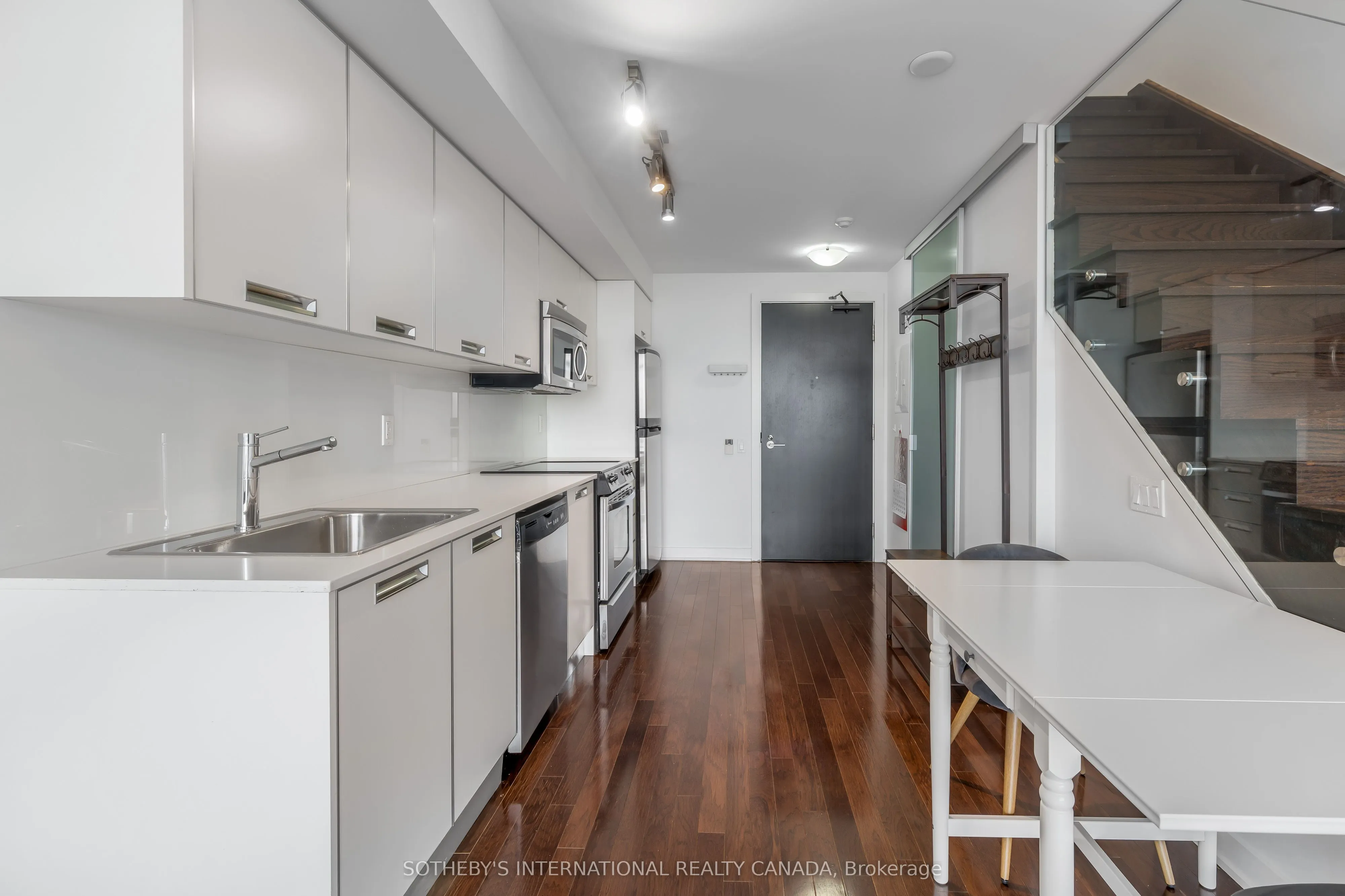 33 Charles Street E, #3807