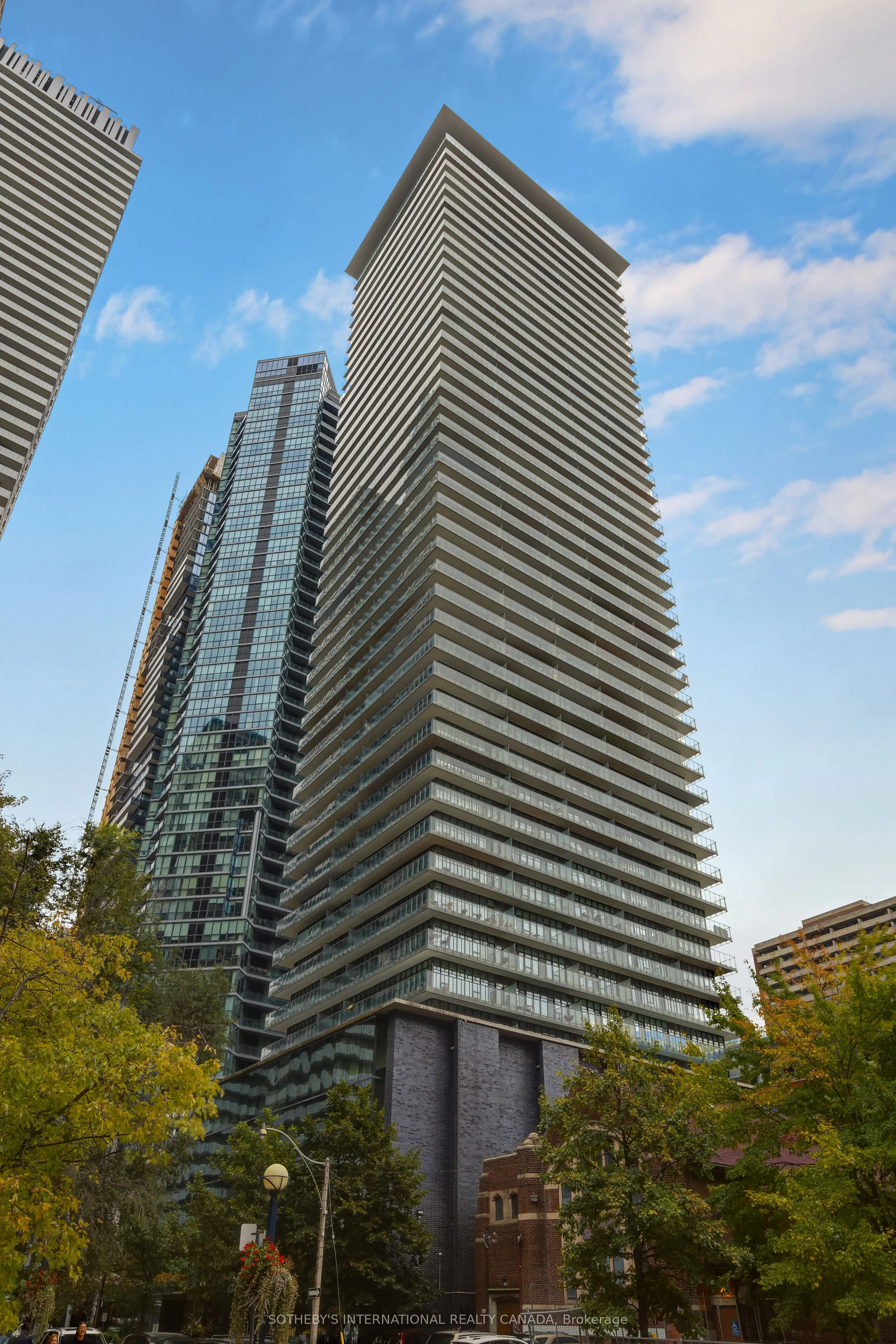 33 Charles Street E, #3807